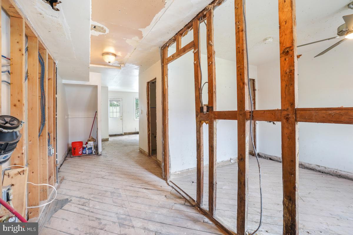 1280 16TH ST NE, WASHINGTON, District Of Columbia 20002, 2 Bedrooms Bedrooms, ,2 BathroomsBathrooms,Residential,For sale,1280 16TH ST NE,DCDC2227564 MLS # DCDC2227564