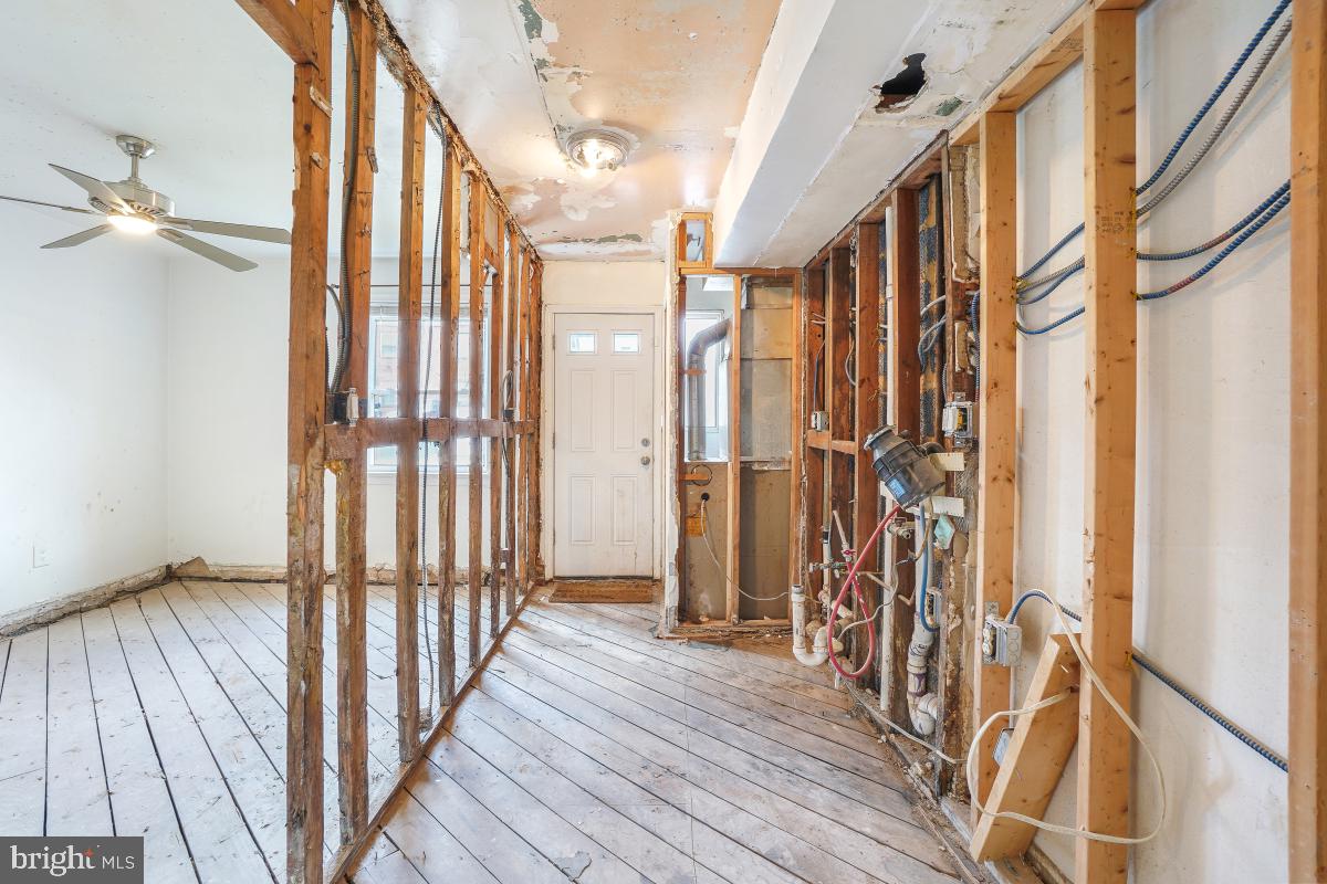 1280 16TH ST NE, WASHINGTON, District Of Columbia 20002, 2 Bedrooms Bedrooms, ,2 BathroomsBathrooms,Residential,For sale,1280 16TH ST NE,DCDC2227564 MLS # DCDC2227564