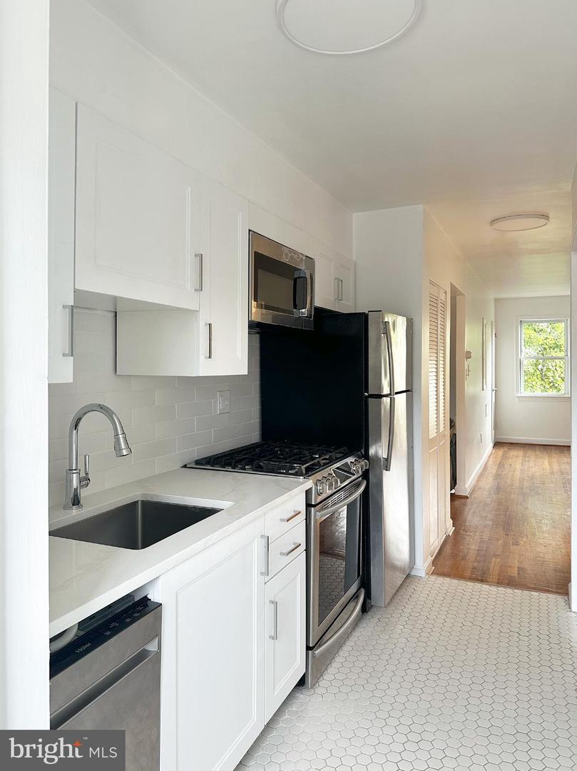 1280 16TH ST NE, WASHINGTON, District Of Columbia 20002, 2 Bedrooms Bedrooms, ,2 BathroomsBathrooms,Residential,For sale,1280 16TH ST NE,DCDC2227564 MLS # DCDC2227564