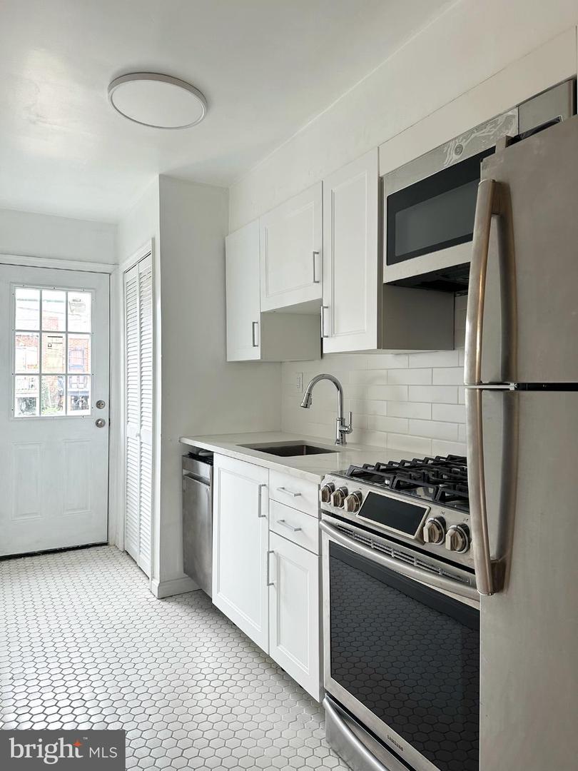 1280 16TH ST NE, WASHINGTON, District Of Columbia 20002, 2 Bedrooms Bedrooms, ,2 BathroomsBathrooms,Residential,For sale,1280 16TH ST NE,DCDC2227564 MLS # DCDC2227564