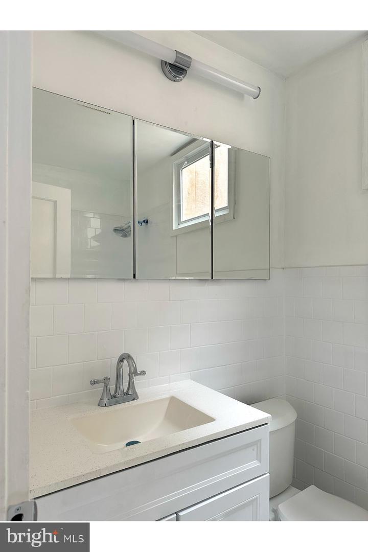 1280 16TH ST NE, WASHINGTON, District Of Columbia 20002, 2 Bedrooms Bedrooms, ,2 BathroomsBathrooms,Residential,For sale,1280 16TH ST NE,DCDC2227564 MLS # DCDC2227564