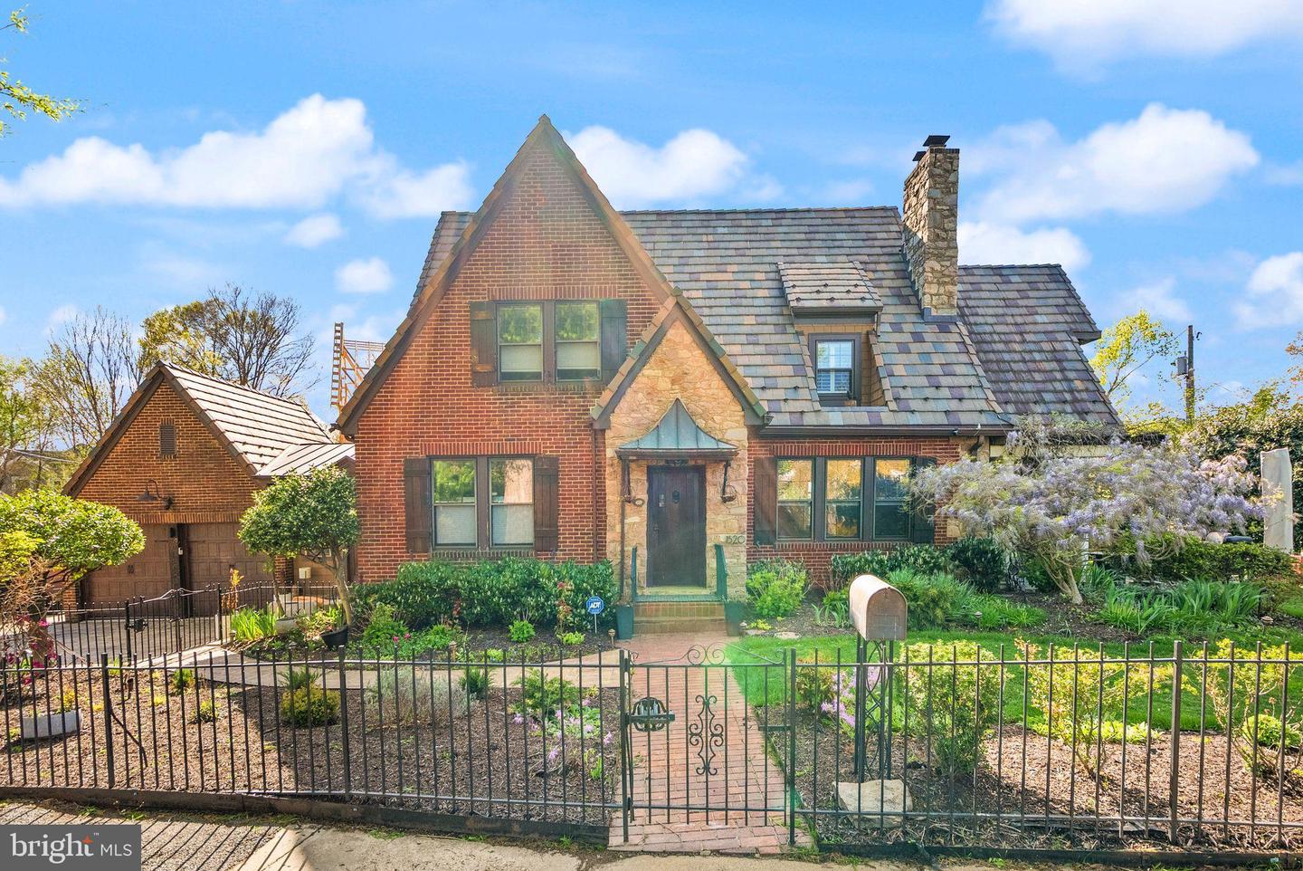 1520 N HIGHLAND ST, ARLINGTON, Virginia 22201, 4 Bedrooms Bedrooms, 7 Rooms Rooms,3 BathroomsBathrooms,Residential,For sale,1520 N HIGHLAND ST,VAAR2056168 MLS # VAAR2056168