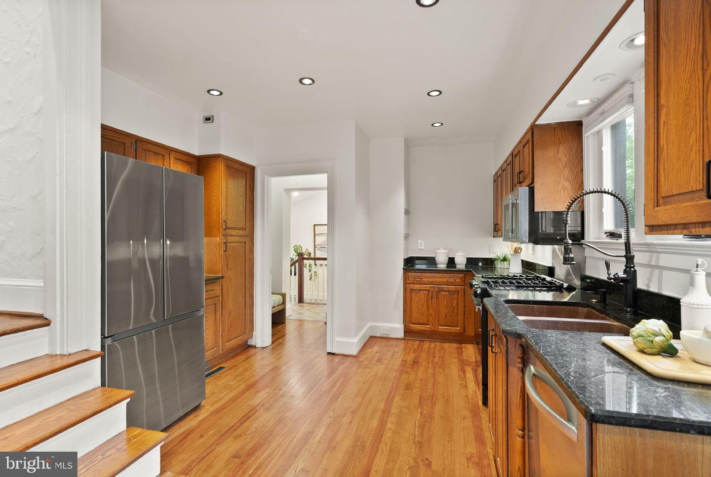 1520 N HIGHLAND ST, ARLINGTON, Virginia 22201, 4 Bedrooms Bedrooms, 7 Rooms Rooms,3 BathroomsBathrooms,Residential,For sale,1520 N HIGHLAND ST,VAAR2056168 MLS # VAAR2056168