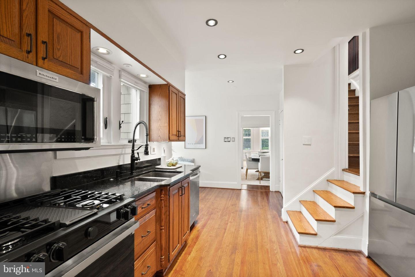 1520 N HIGHLAND ST, ARLINGTON, Virginia 22201, 4 Bedrooms Bedrooms, 7 Rooms Rooms,3 BathroomsBathrooms,Residential,For sale,1520 N HIGHLAND ST,VAAR2056168 MLS # VAAR2056168