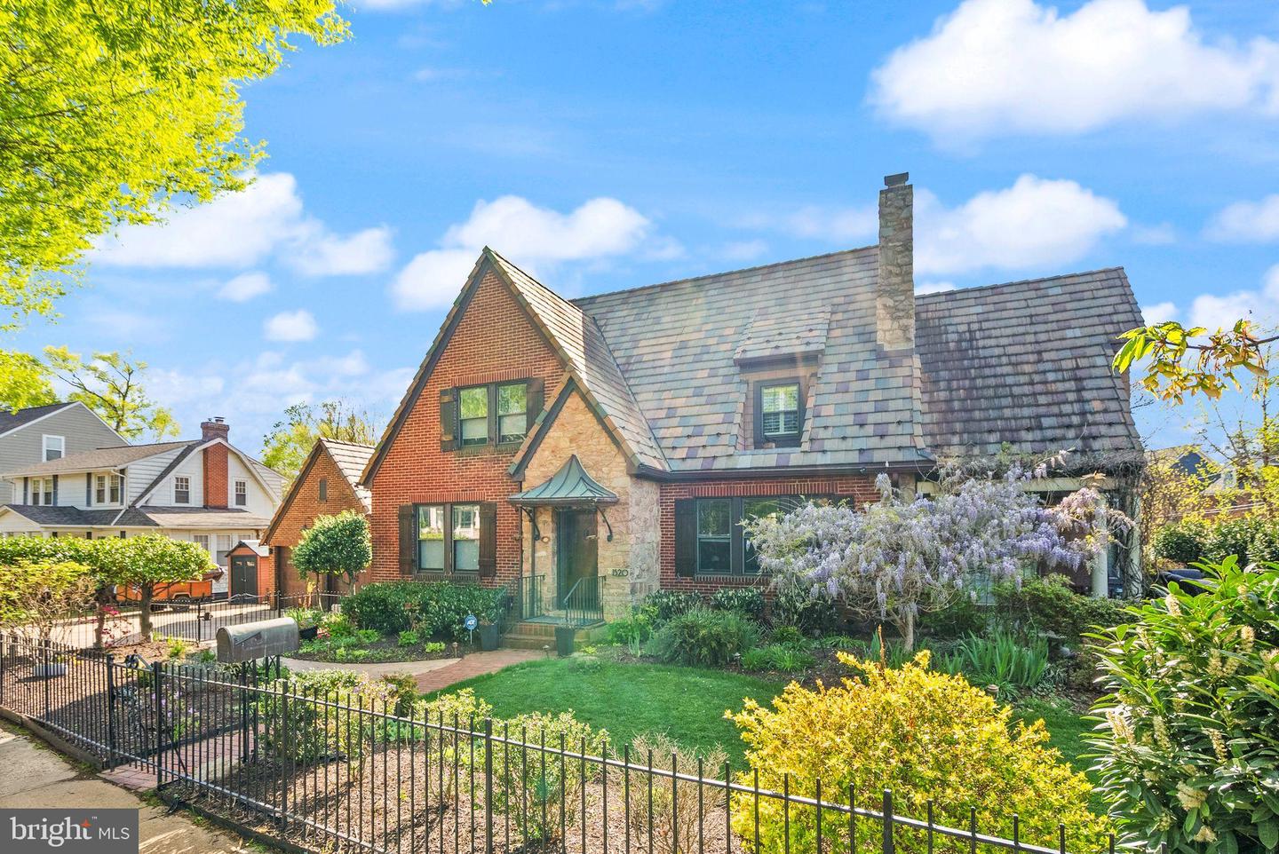 1520 N HIGHLAND ST, ARLINGTON, Virginia 22201, 4 Bedrooms Bedrooms, 7 Rooms Rooms,3 BathroomsBathrooms,Residential,For sale,1520 N HIGHLAND ST,VAAR2056168 MLS # VAAR2056168