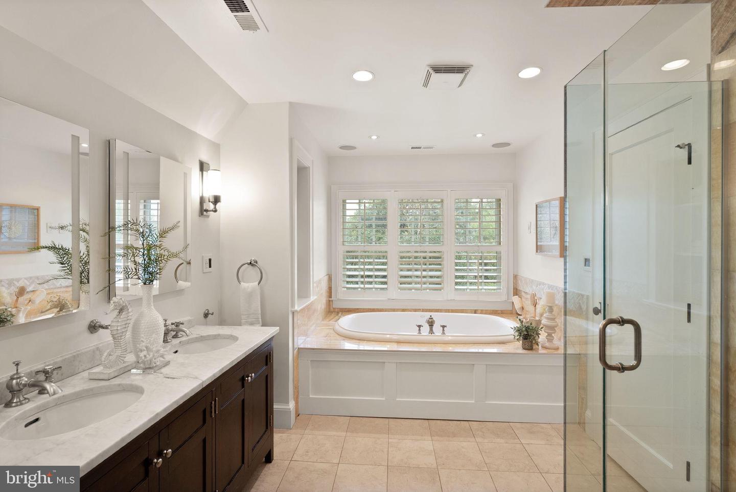 1520 N HIGHLAND ST, ARLINGTON, Virginia 22201, 4 Bedrooms Bedrooms, 7 Rooms Rooms,3 BathroomsBathrooms,Residential,For sale,1520 N HIGHLAND ST,VAAR2056168 MLS # VAAR2056168