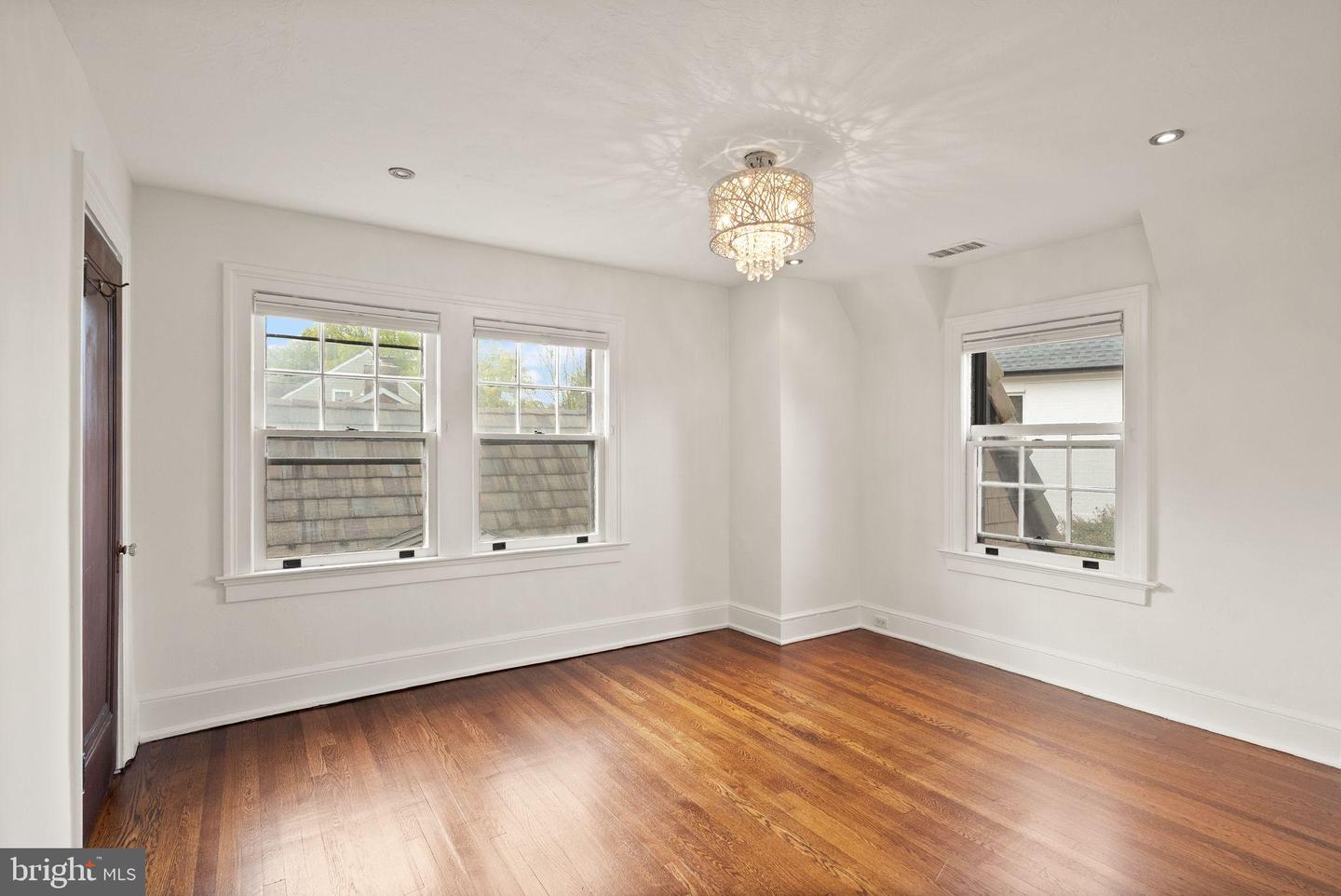 1520 N HIGHLAND ST, ARLINGTON, Virginia 22201, 4 Bedrooms Bedrooms, 7 Rooms Rooms,3 BathroomsBathrooms,Residential,For sale,1520 N HIGHLAND ST,VAAR2056168 MLS # VAAR2056168