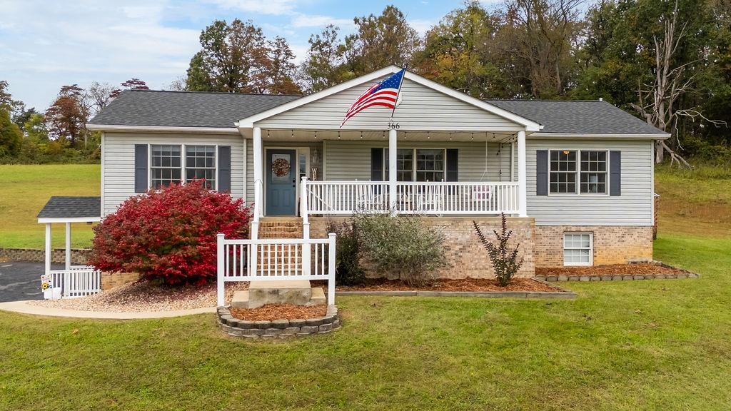 366 SMOKY ROW RD, STAUNTON, Virginia 24401, 3 Bedrooms Bedrooms, ,2 BathroomsBathrooms,Residential,366 SMOKY ROW RD,670135 MLS # 670135