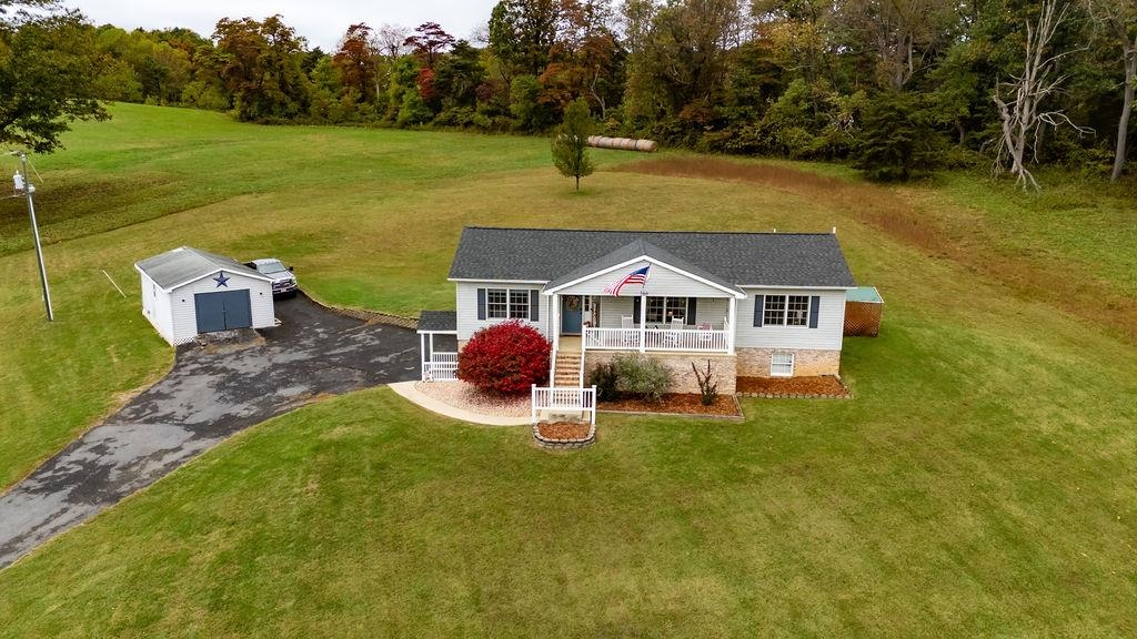 366 SMOKY ROW RD, STAUNTON, Virginia 24401, 3 Bedrooms Bedrooms, ,2 BathroomsBathrooms,Residential,366 SMOKY ROW RD,670135 MLS # 670135