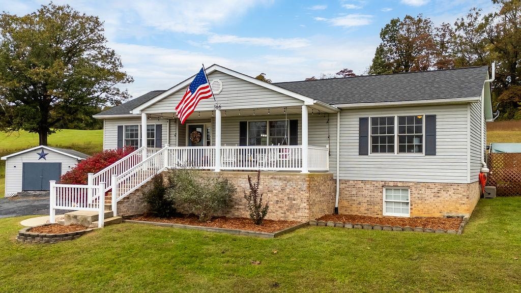 366 SMOKY ROW RD, STAUNTON, Virginia 24401, 3 Bedrooms Bedrooms, ,2 BathroomsBathrooms,Residential,366 SMOKY ROW RD,670135 MLS # 670135