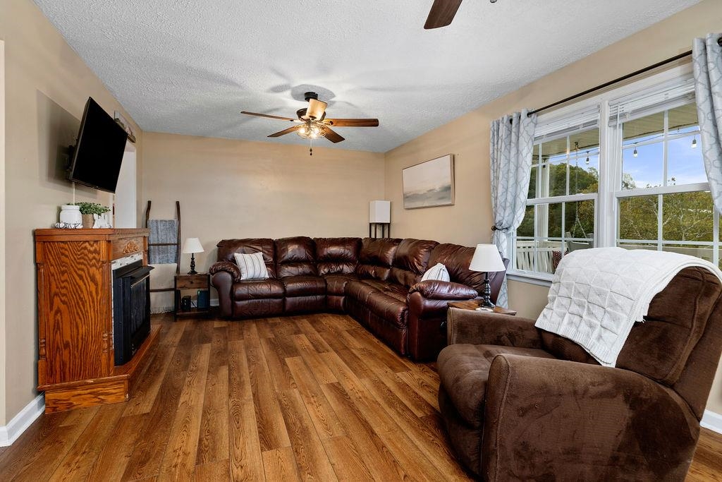 366 SMOKY ROW RD, STAUNTON, Virginia 24401, 3 Bedrooms Bedrooms, ,2 BathroomsBathrooms,Residential,366 SMOKY ROW RD,670135 MLS # 670135
