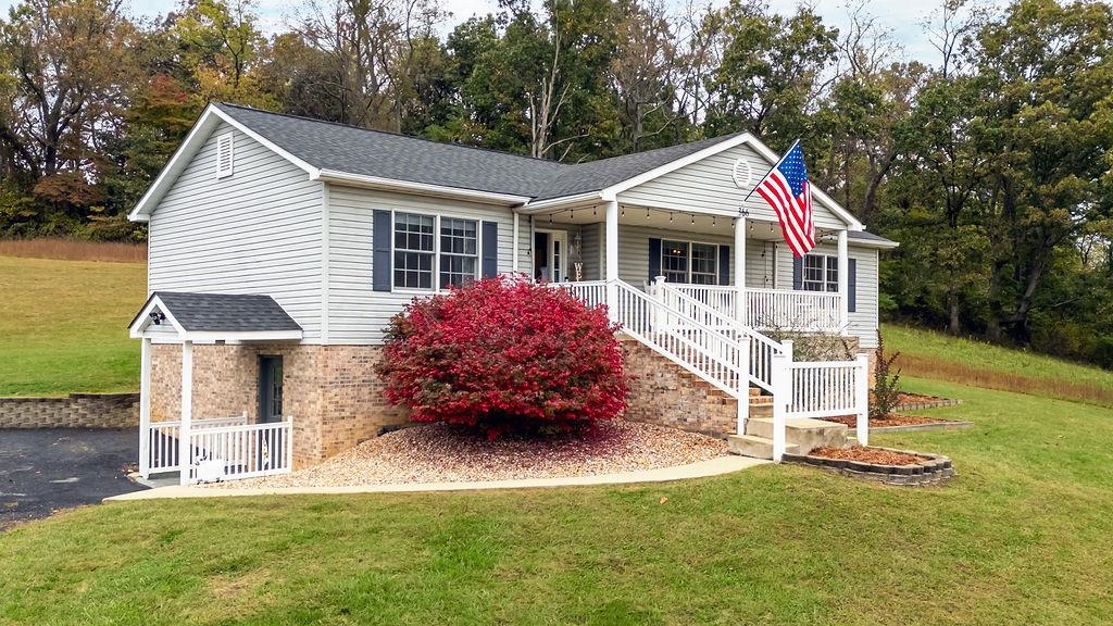 366 SMOKY ROW RD, STAUNTON, Virginia 24401, 3 Bedrooms Bedrooms, ,2 BathroomsBathrooms,Residential,366 SMOKY ROW RD,670135 MLS # 670135