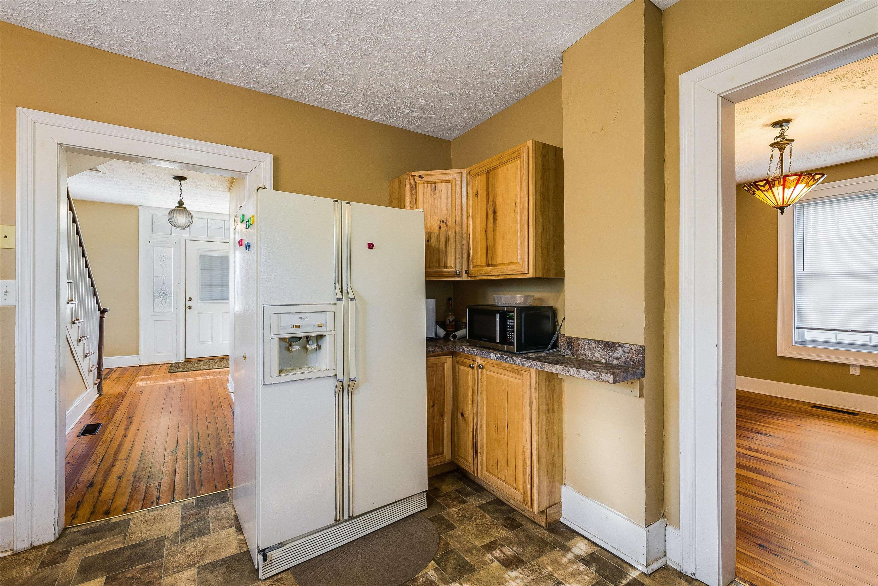 805 SUDBURY ST, STAUNTON, Virginia 24401, 4 Bedrooms Bedrooms, ,1 BathroomBathrooms,Residential,805 SUDBURY ST,670137 MLS # 670137