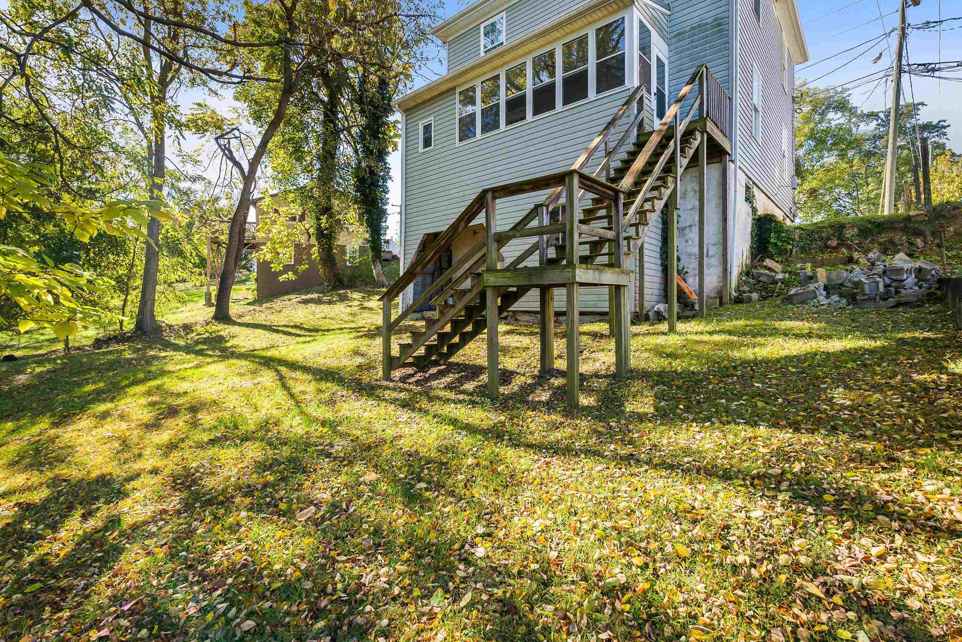 805 SUDBURY ST, STAUNTON, Virginia 24401, 4 Bedrooms Bedrooms, ,1 BathroomBathrooms,Residential,805 SUDBURY ST,670137 MLS # 670137