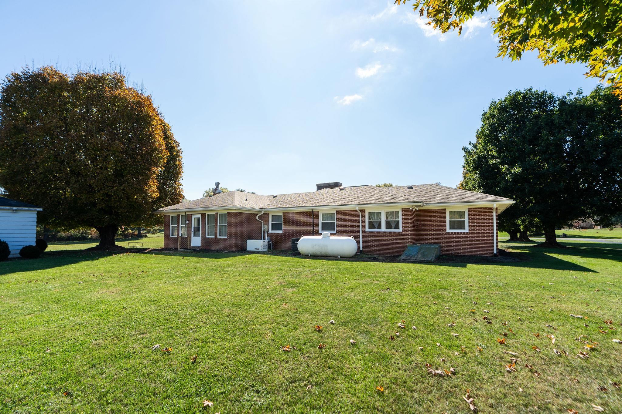 3219 CHURCHVILLE AVE, STAUNTON, Virginia 24401, 3 Bedrooms Bedrooms, ,1 BathroomBathrooms,Residential,3219 CHURCHVILLE AVE,670141 MLS # 670141