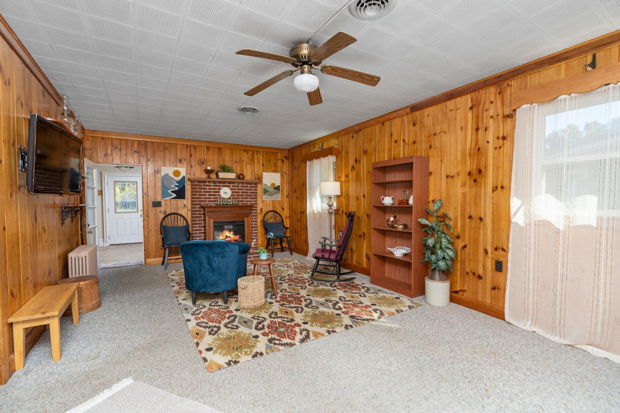 3219 CHURCHVILLE AVE, STAUNTON, Virginia 24401, 3 Bedrooms Bedrooms, ,1 BathroomBathrooms,Residential,3219 CHURCHVILLE AVE,670141 MLS # 670141
