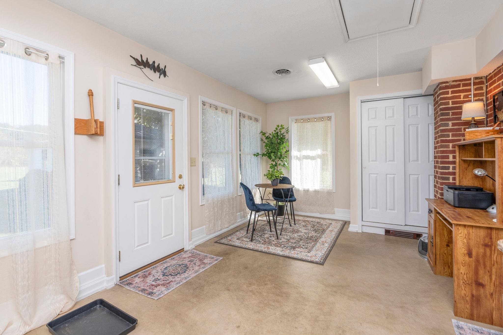 3219 CHURCHVILLE AVE, STAUNTON, Virginia 24401, 3 Bedrooms Bedrooms, ,1 BathroomBathrooms,Residential,3219 CHURCHVILLE AVE,670141 MLS # 670141