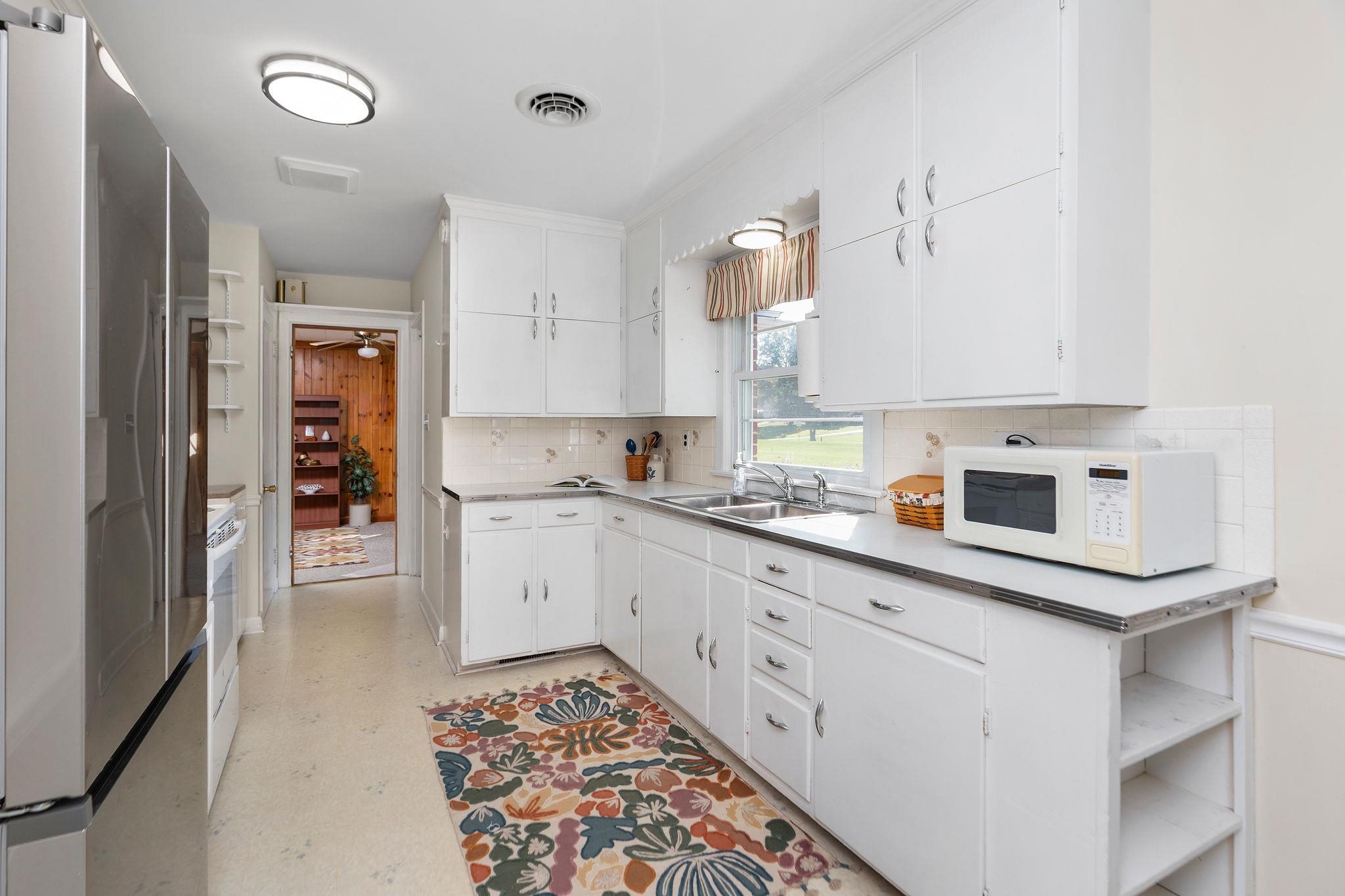 3219 CHURCHVILLE AVE, STAUNTON, Virginia 24401, 3 Bedrooms Bedrooms, ,1 BathroomBathrooms,Residential,3219 CHURCHVILLE AVE,670141 MLS # 670141