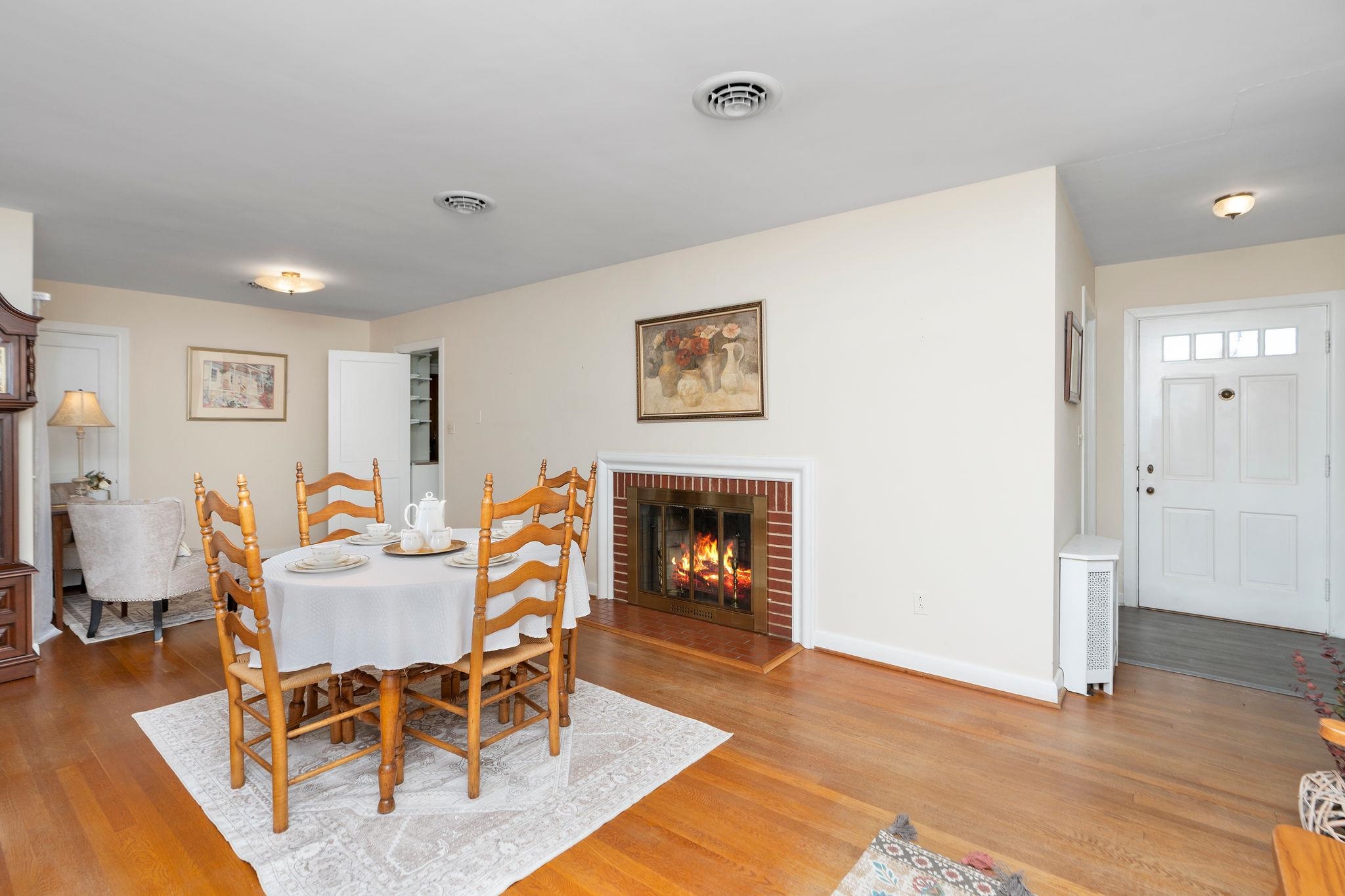 3219 CHURCHVILLE AVE, STAUNTON, Virginia 24401, 3 Bedrooms Bedrooms, ,1 BathroomBathrooms,Residential,3219 CHURCHVILLE AVE,670141 MLS # 670141