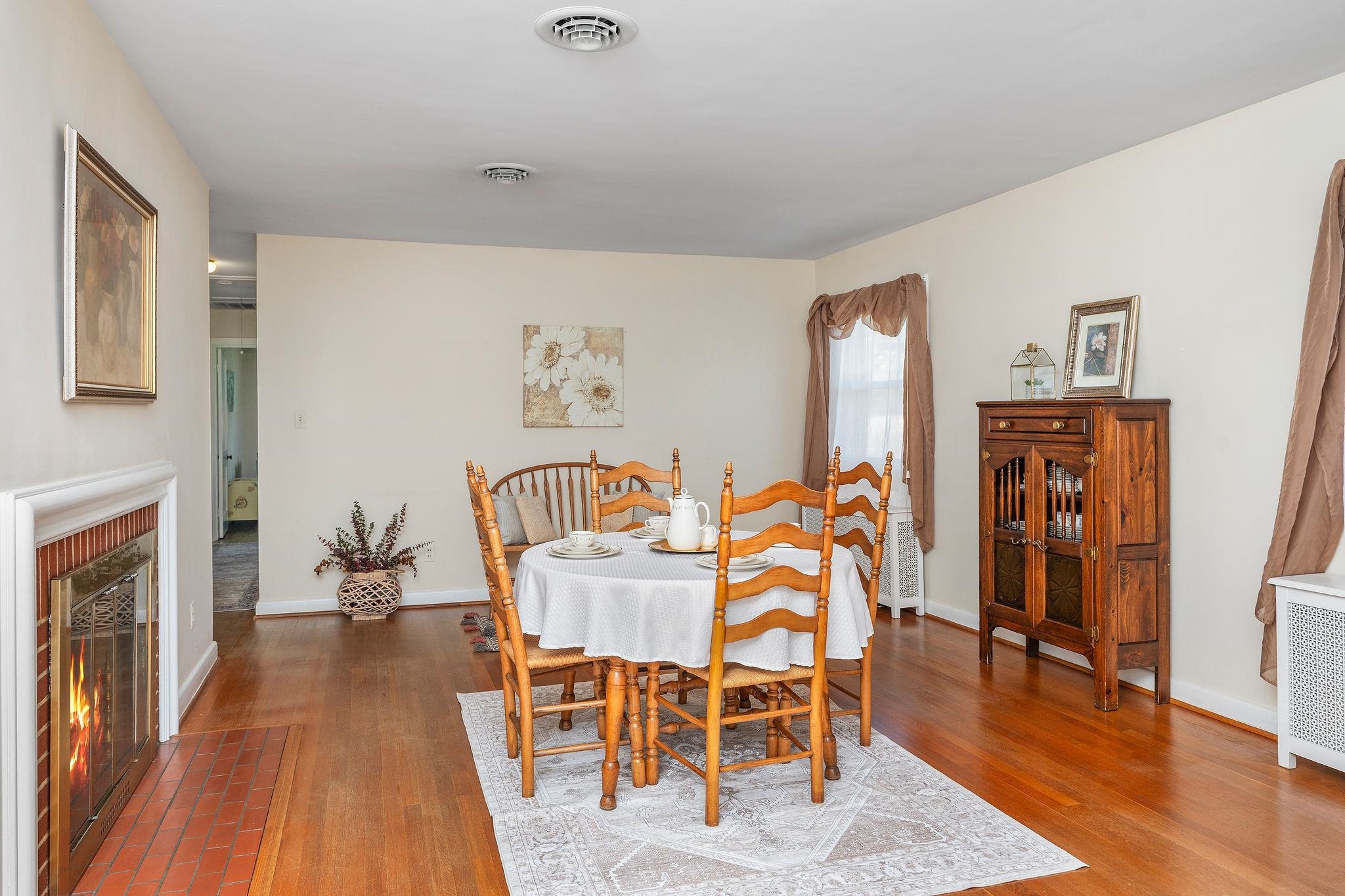 3219 CHURCHVILLE AVE, STAUNTON, Virginia 24401, 3 Bedrooms Bedrooms, ,1 BathroomBathrooms,Residential,3219 CHURCHVILLE AVE,670141 MLS # 670141