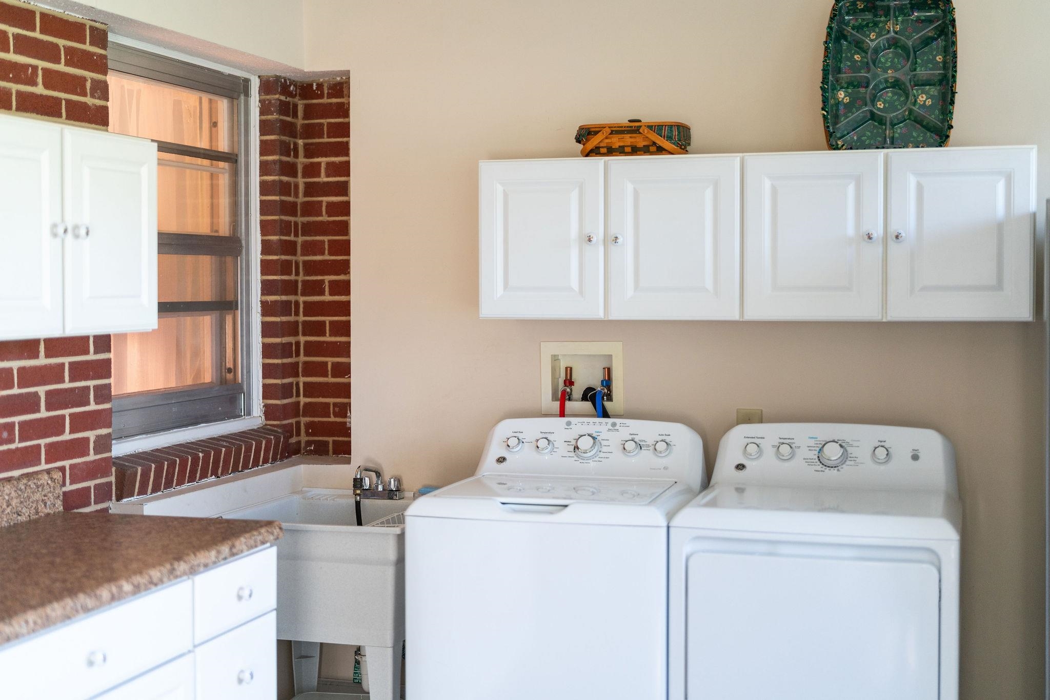 3219 CHURCHVILLE AVE, STAUNTON, Virginia 24401, 3 Bedrooms Bedrooms, ,1 BathroomBathrooms,Residential,3219 CHURCHVILLE AVE,670141 MLS # 670141