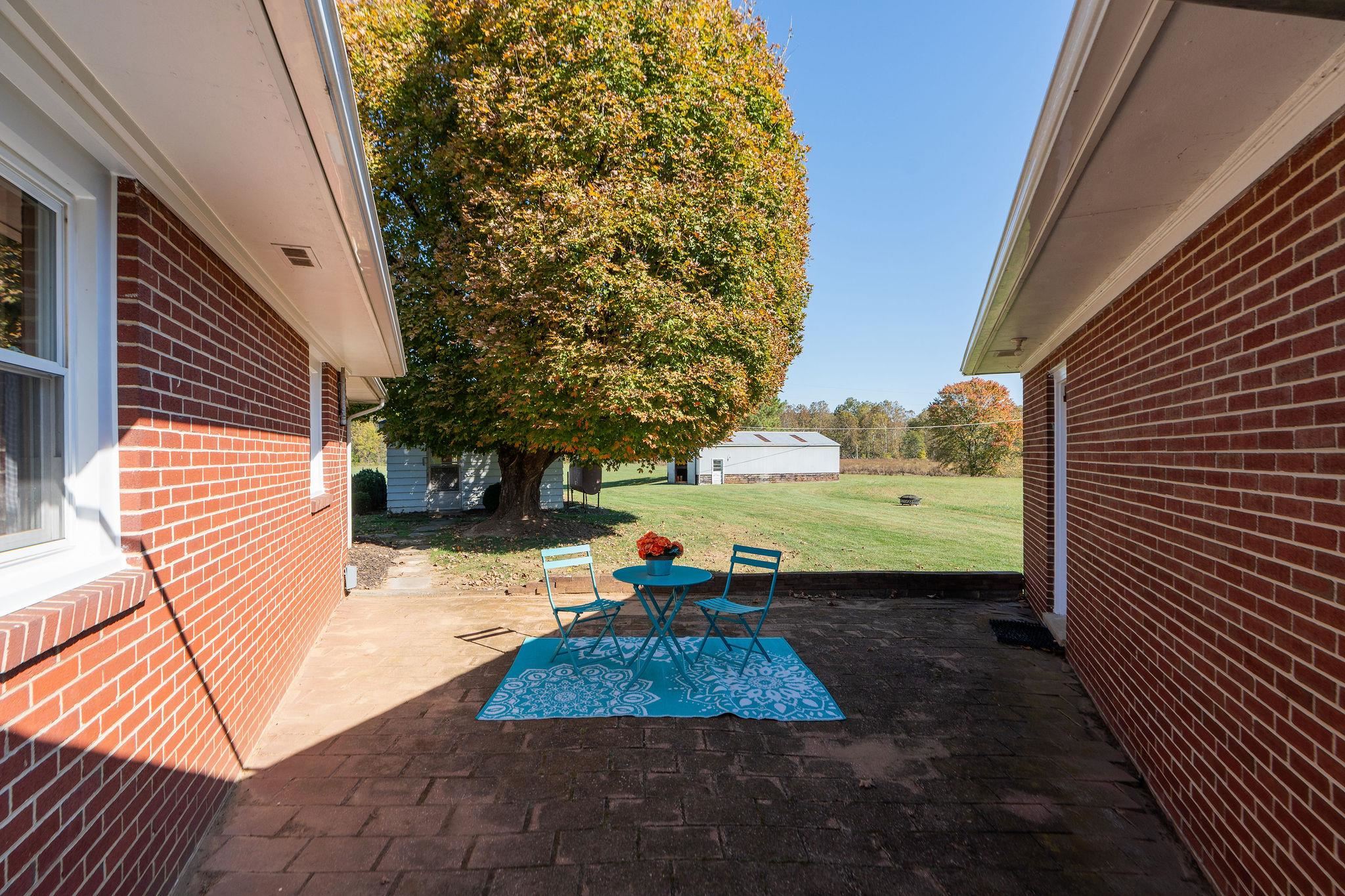 3219 CHURCHVILLE AVE, STAUNTON, Virginia 24401, 3 Bedrooms Bedrooms, ,1 BathroomBathrooms,Residential,3219 CHURCHVILLE AVE,670141 MLS # 670141