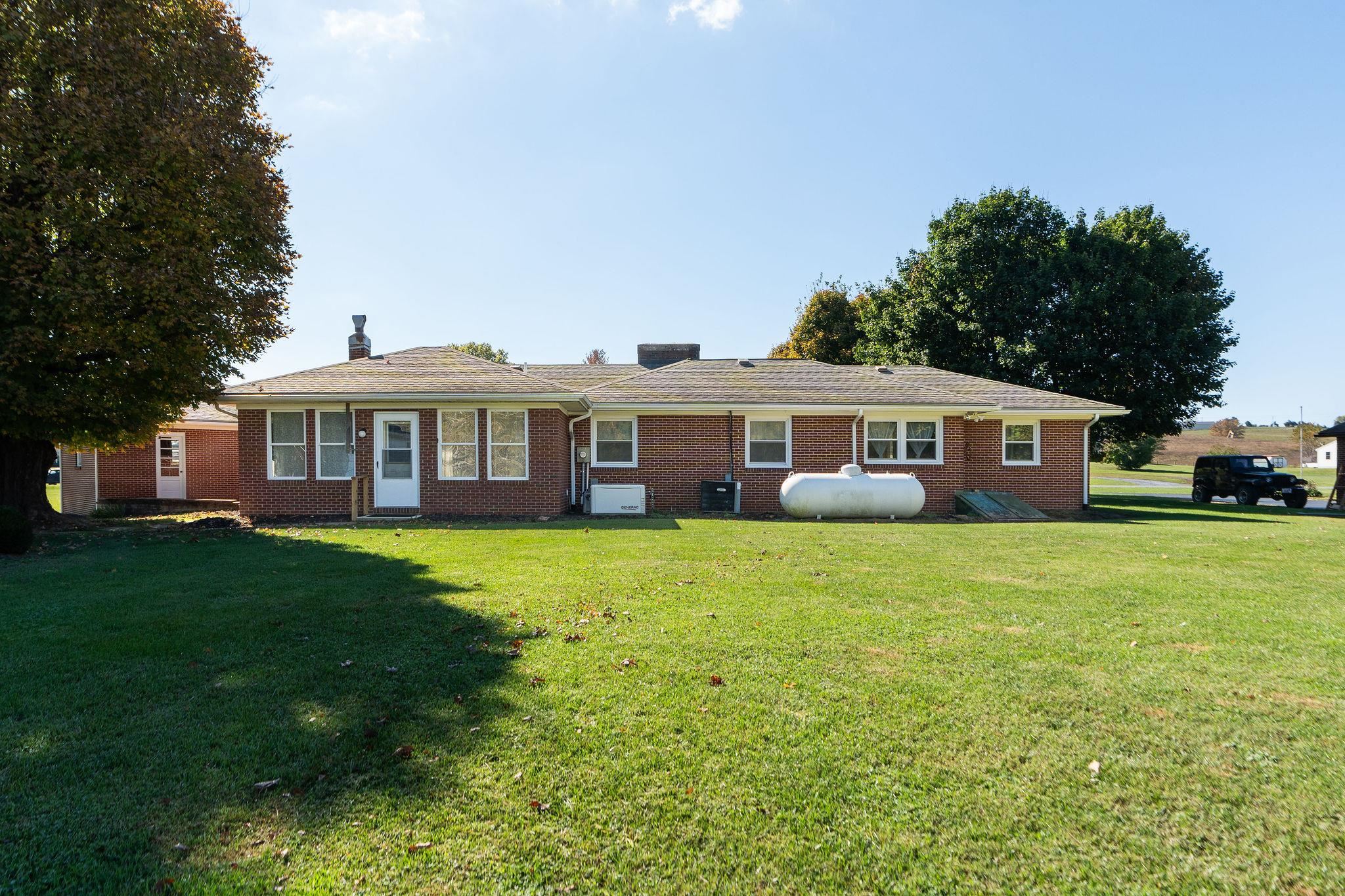 3219 CHURCHVILLE AVE, STAUNTON, Virginia 24401, 3 Bedrooms Bedrooms, ,1 BathroomBathrooms,Residential,3219 CHURCHVILLE AVE,670141 MLS # 670141
