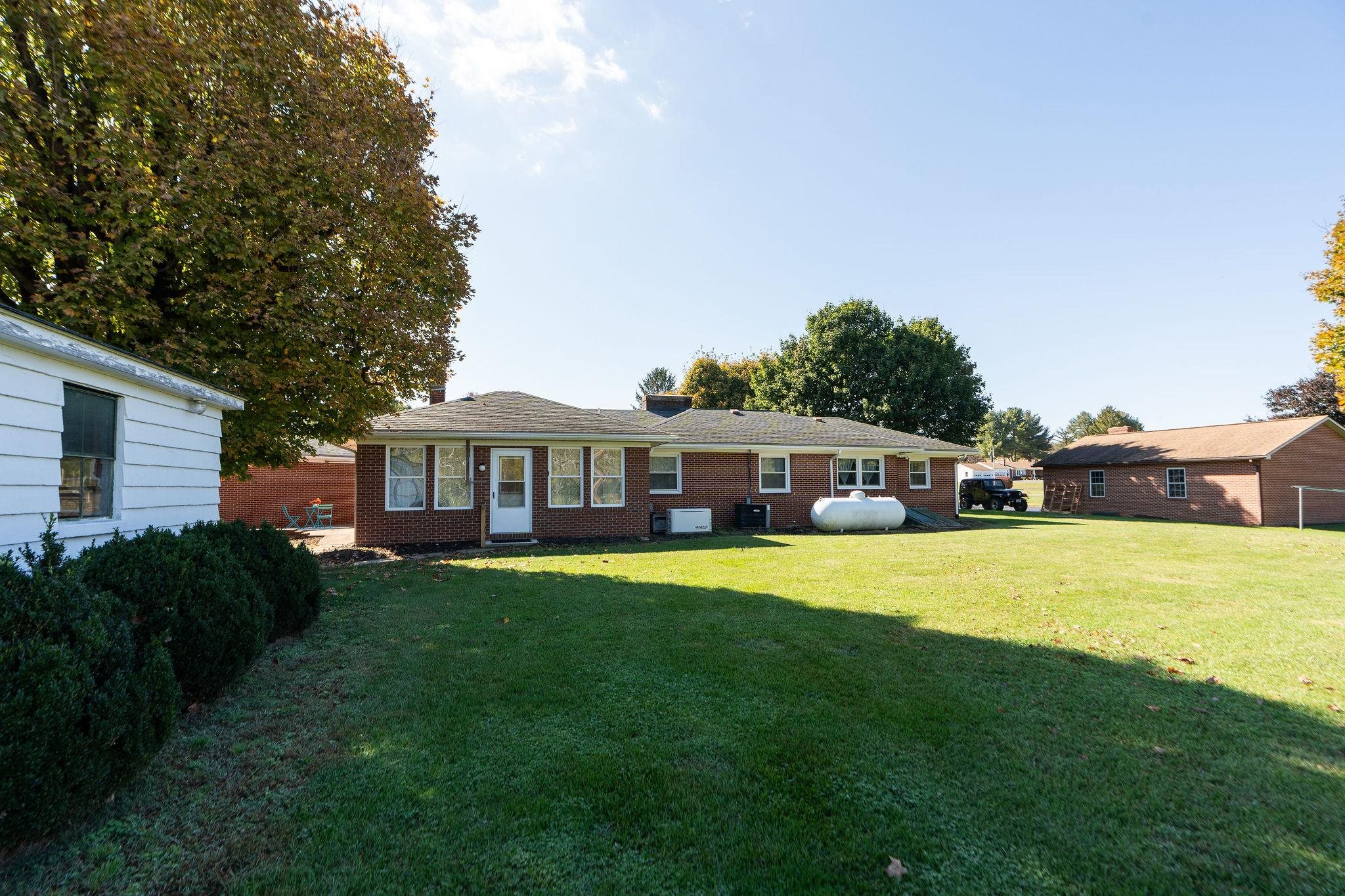 3219 CHURCHVILLE AVE, STAUNTON, Virginia 24401, 3 Bedrooms Bedrooms, ,1 BathroomBathrooms,Residential,3219 CHURCHVILLE AVE,670141 MLS # 670141