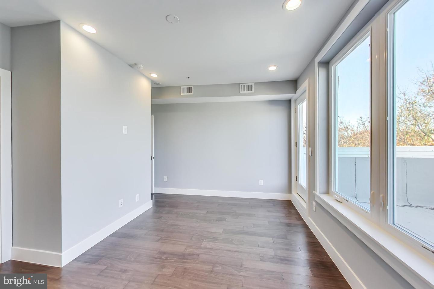 525 KENNEDY ST NW #6, WASHINGTON, District Of Columbia 20011, 2 Bedrooms Bedrooms, ,2 BathroomsBathrooms,Residential,For sale,525 KENNEDY ST NW #6,DCDC2212144 MLS # DCDC2212144