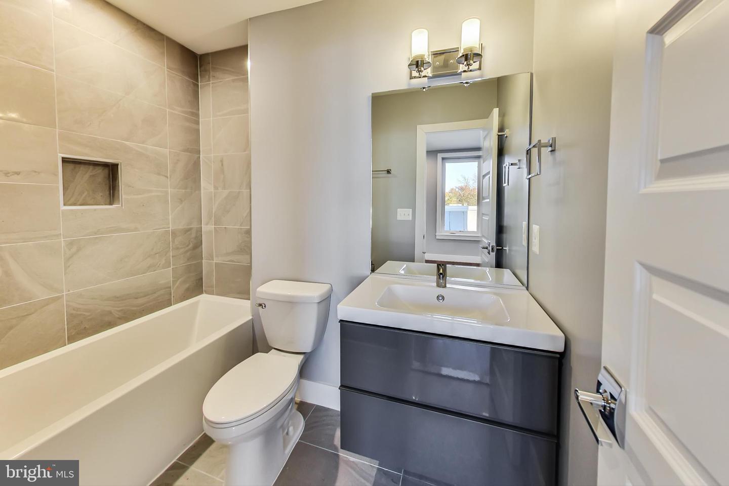 525 KENNEDY ST NW #6, WASHINGTON, District Of Columbia 20011, 2 Bedrooms Bedrooms, ,2 BathroomsBathrooms,Residential,For sale,525 KENNEDY ST NW #6,DCDC2212144 MLS # DCDC2212144