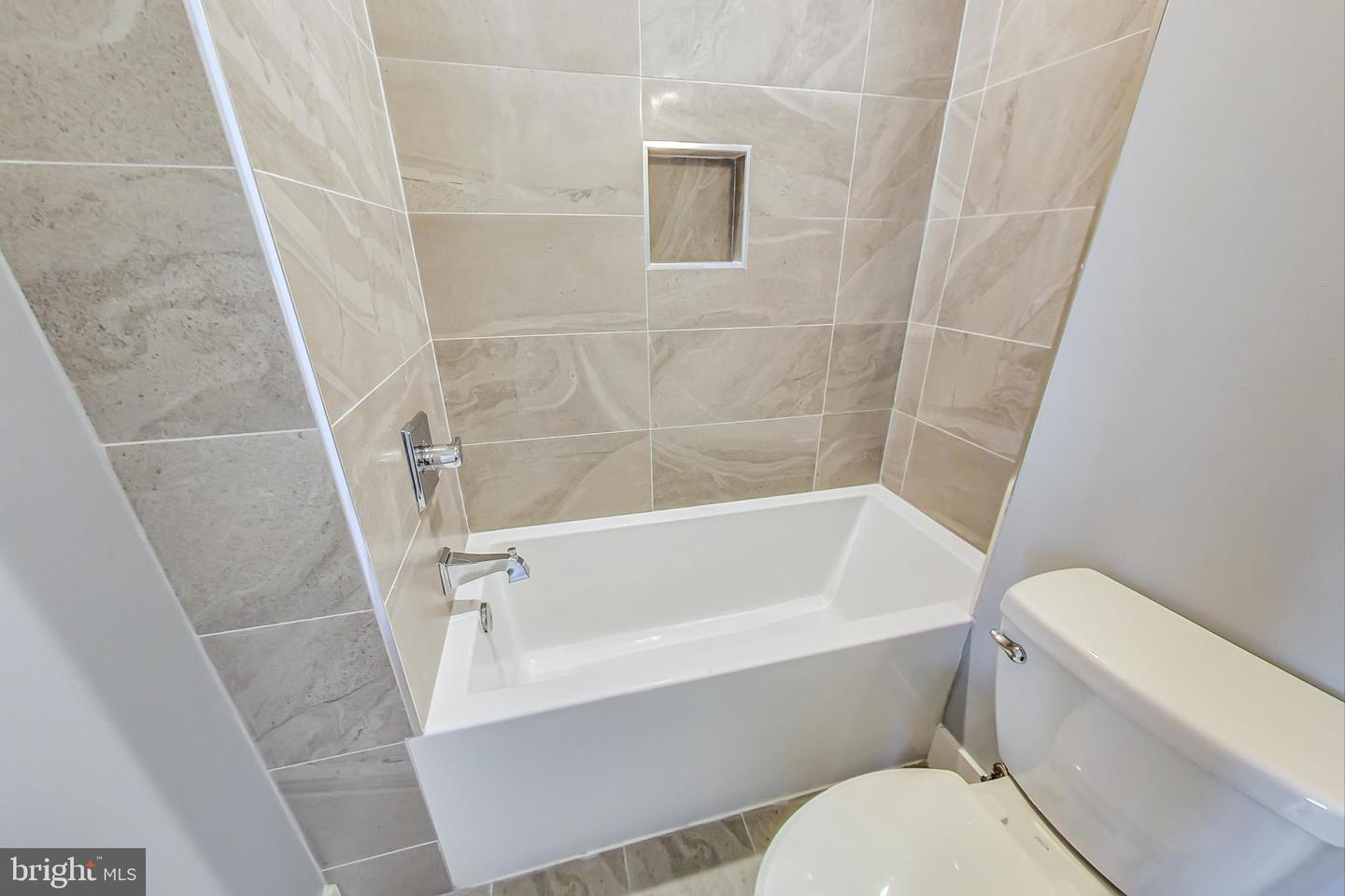 525 KENNEDY ST NW #6, WASHINGTON, District Of Columbia 20011, 2 Bedrooms Bedrooms, ,2 BathroomsBathrooms,Residential,For sale,525 KENNEDY ST NW #6,DCDC2212144 MLS # DCDC2212144