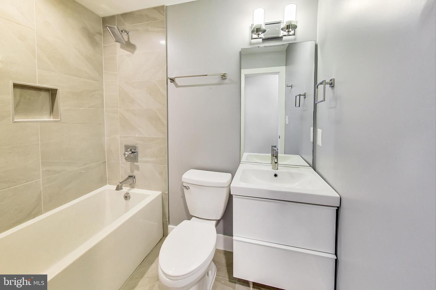 525 KENNEDY ST NW #6, WASHINGTON, District Of Columbia 20011, 2 Bedrooms Bedrooms, ,2 BathroomsBathrooms,Residential,For sale,525 KENNEDY ST NW #6,DCDC2212144 MLS # DCDC2212144