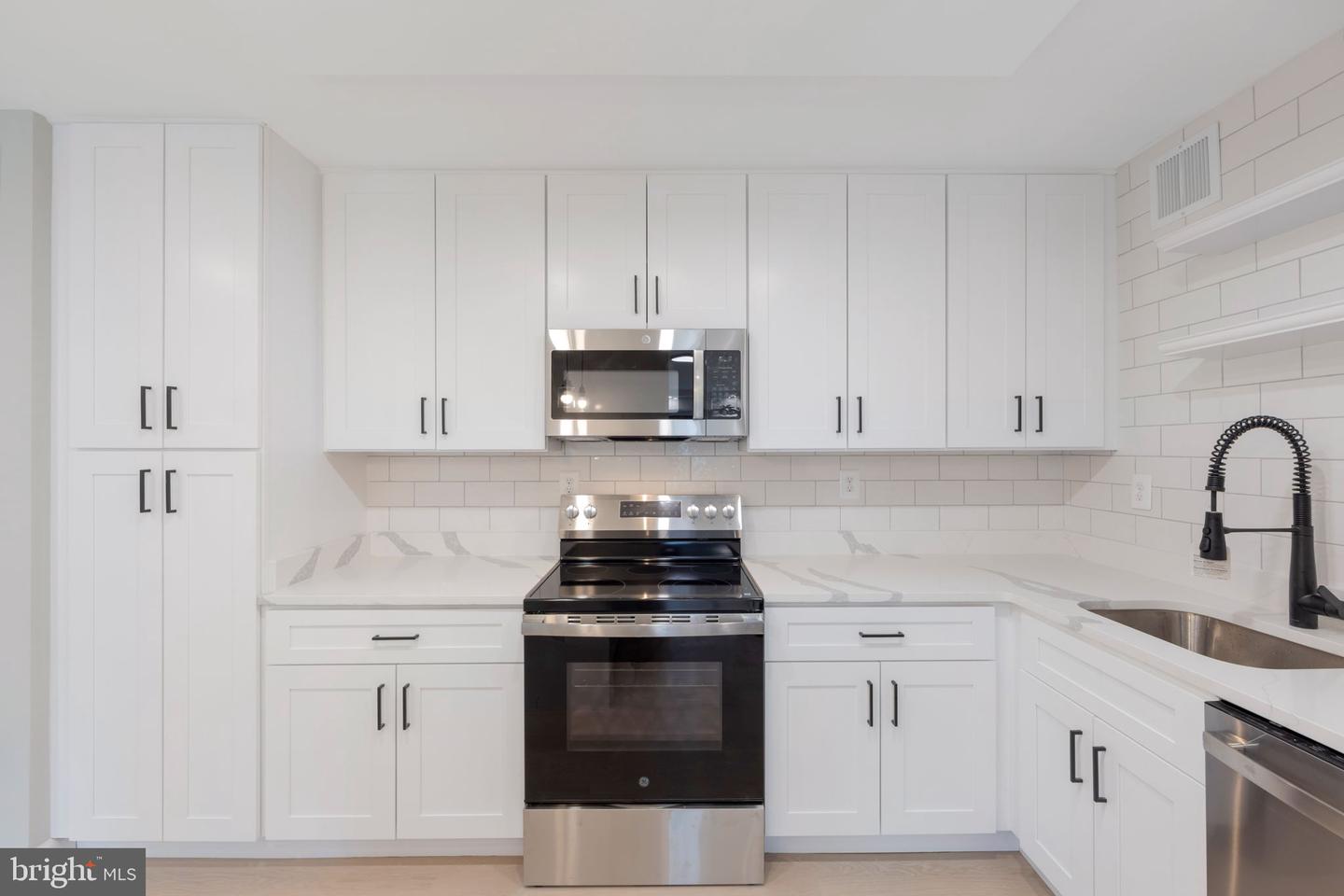 205 YOAKUM PKWY #516, ALEXANDRIA, Virginia 22304, 1 Bedroom Bedrooms, ,1 BathroomBathrooms,Residential,For sale,205 YOAKUM PKWY #516,VAAX2048758 MLS # VAAX2048758