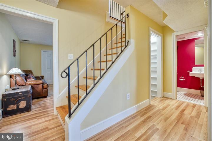44 SYDNOR ST, HAMILTON, Virginia 20158, 4 Bedrooms Bedrooms, 12 Rooms Rooms,2 BathroomsBathrooms,Residential,For sale,44 SYDNOR ST,VALO2105590 MLS # VALO2105590