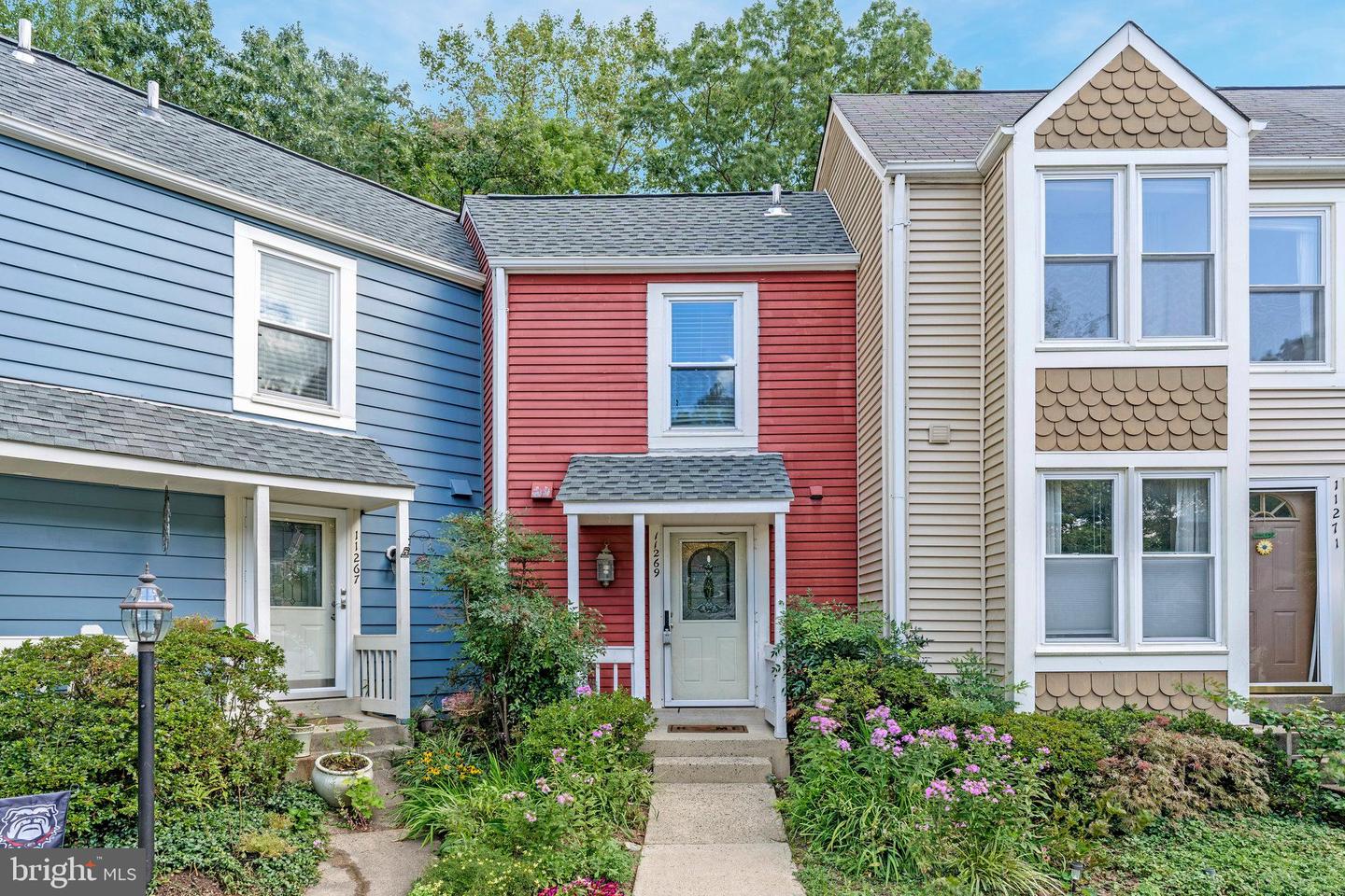 11269 SILENTWOOD LN, RESTON, Virginia 20191, 2 Bedrooms Bedrooms, 9 Rooms Rooms,2 BathroomsBathrooms,Residential,For sale,11269 SILENTWOOD LN,VAFX2264148 MLS # VAFX2264148