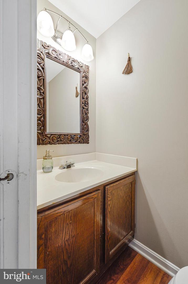 11269 SILENTWOOD LN, RESTON, Virginia 20191, 2 Bedrooms Bedrooms, 9 Rooms Rooms,2 BathroomsBathrooms,Residential,For sale,11269 SILENTWOOD LN,VAFX2264148 MLS # VAFX2264148