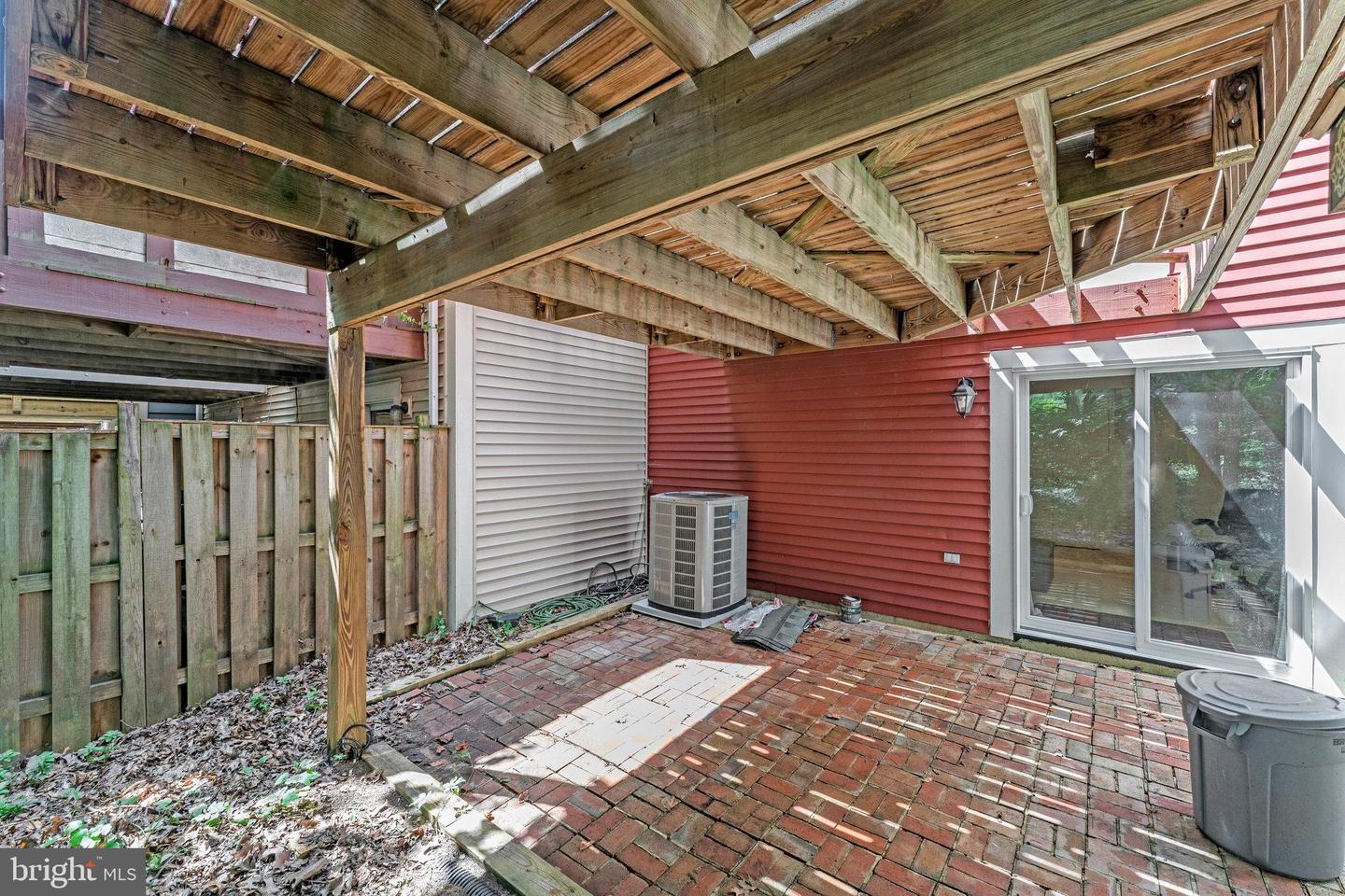 11269 SILENTWOOD LN, RESTON, Virginia 20191, 2 Bedrooms Bedrooms, 9 Rooms Rooms,2 BathroomsBathrooms,Residential,For sale,11269 SILENTWOOD LN,VAFX2264148 MLS # VAFX2264148