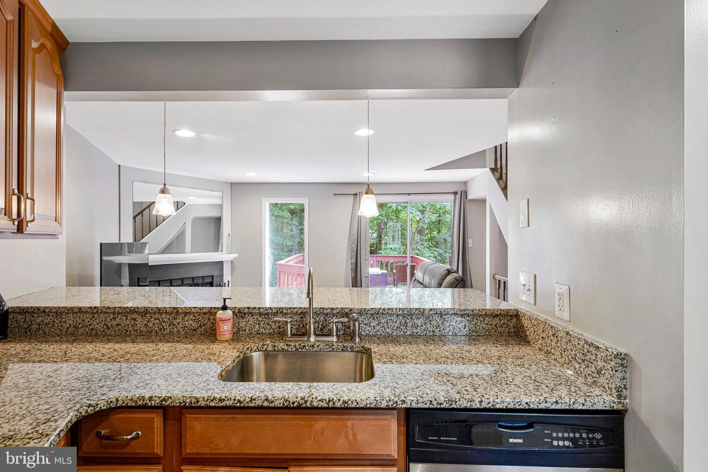 11269 SILENTWOOD LN, RESTON, Virginia 20191, 2 Bedrooms Bedrooms, 9 Rooms Rooms,2 BathroomsBathrooms,Residential,For sale,11269 SILENTWOOD LN,VAFX2264148 MLS # VAFX2264148