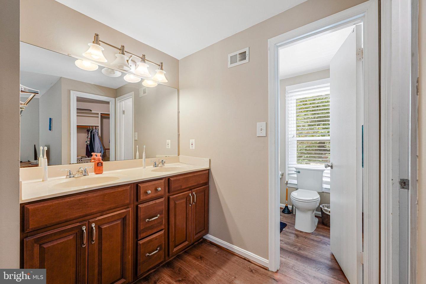 11269 SILENTWOOD LN, RESTON, Virginia 20191, 2 Bedrooms Bedrooms, 9 Rooms Rooms,2 BathroomsBathrooms,Residential,For sale,11269 SILENTWOOD LN,VAFX2264148 MLS # VAFX2264148
