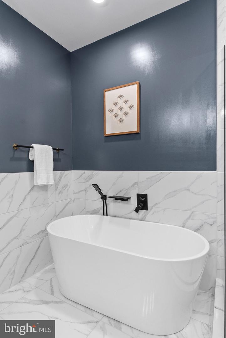 2019 M ST NE #1, WASHINGTON, District Of Columbia 20002, 2 Bedrooms Bedrooms, ,2 BathroomsBathrooms,Residential,For sale,2019 M ST NE #1,DCDC2220830 MLS # DCDC2220830