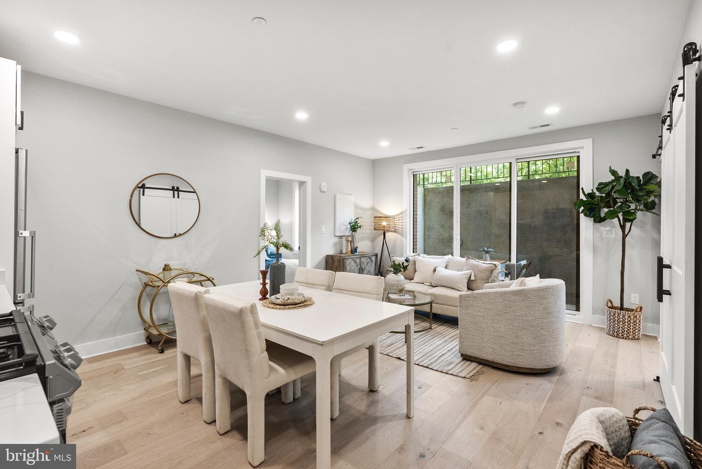 2019 M ST NE #1, WASHINGTON, District Of Columbia 20002, 2 Bedrooms Bedrooms, ,2 BathroomsBathrooms,Residential,For sale,2019 M ST NE #1,DCDC2220830 MLS # DCDC2220830