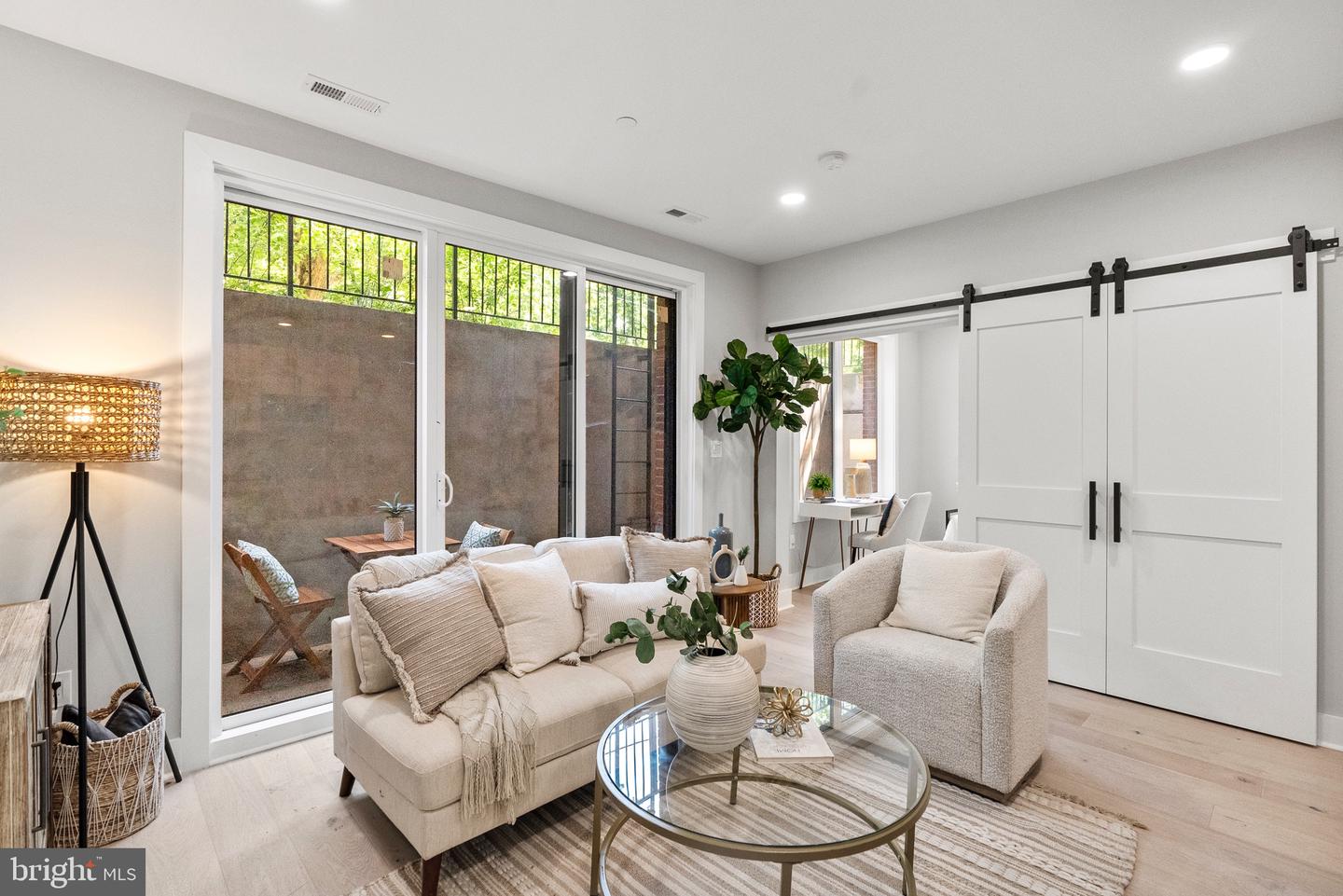 2019 M ST NE #1, WASHINGTON, District Of Columbia 20002, 2 Bedrooms Bedrooms, ,2 BathroomsBathrooms,Residential,For sale,2019 M ST NE #1,DCDC2220830 MLS # DCDC2220830