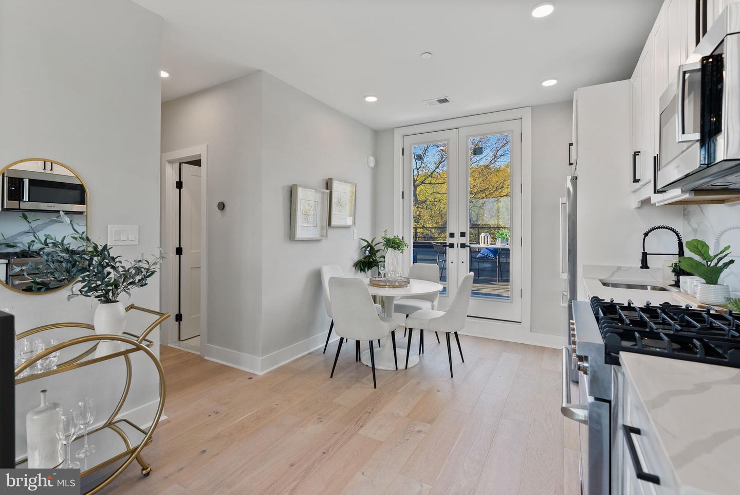 2019 M ST NE #PH9, WASHINGTON, District Of Columbia 20002, 2 Bedrooms Bedrooms, ,2 BathroomsBathrooms,Residential,For sale,2019 M ST NE #PH9,DCDC2220834 MLS # DCDC2220834