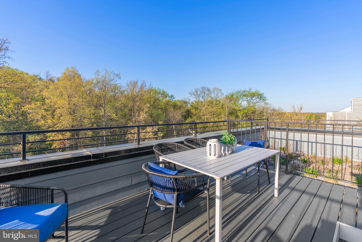 2019 M ST NE #PH9, WASHINGTON, District Of Columbia 20002, 2 Bedrooms Bedrooms, ,2 BathroomsBathrooms,Residential,For sale,2019 M ST NE #PH9,DCDC2220834 MLS # DCDC2220834