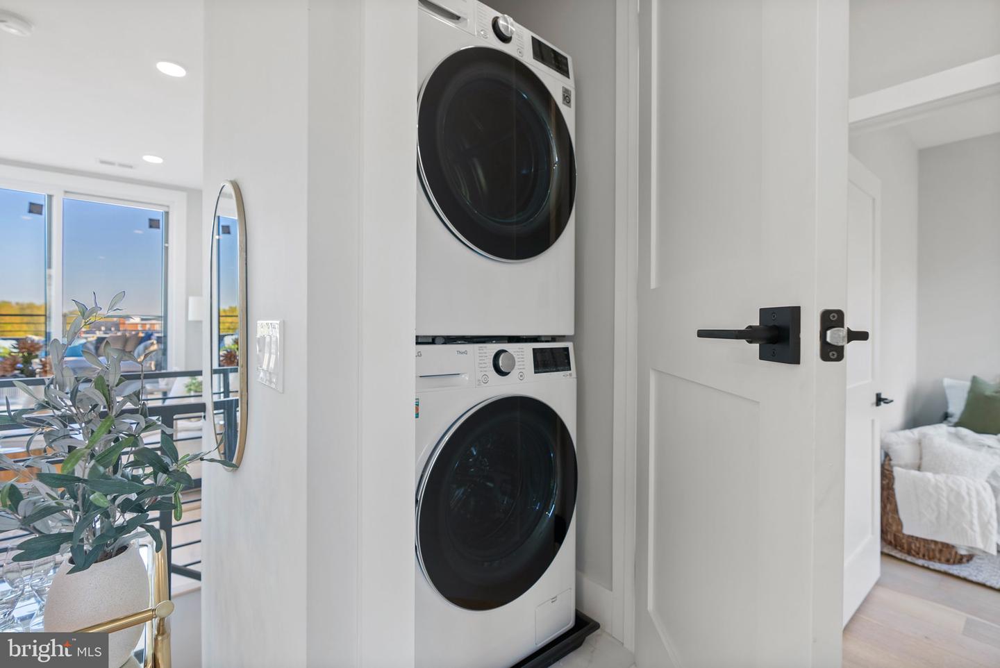 2019 M ST NE #PH9, WASHINGTON, District Of Columbia 20002, 2 Bedrooms Bedrooms, ,2 BathroomsBathrooms,Residential,For sale,2019 M ST NE #PH9,DCDC2220834 MLS # DCDC2220834