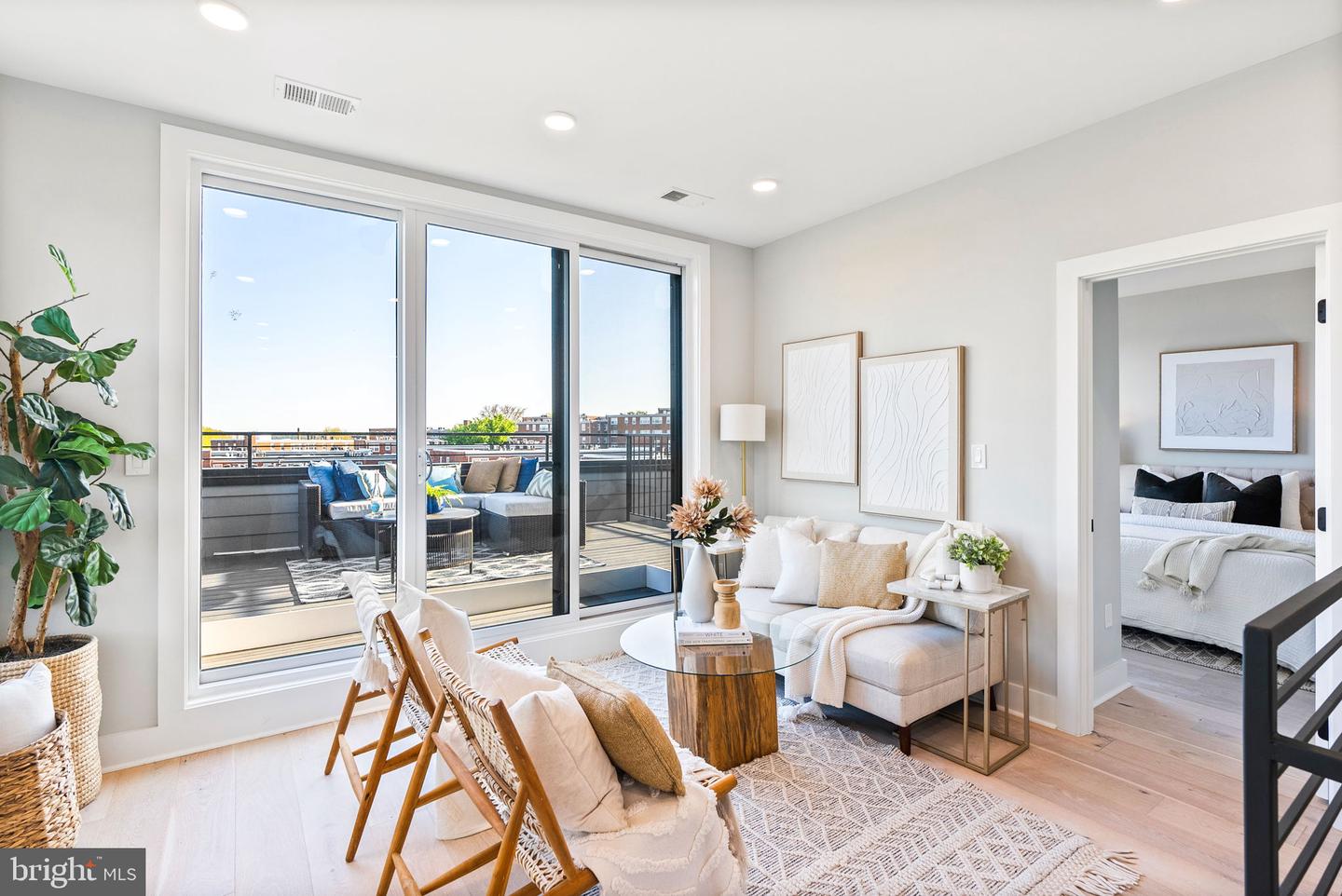 2019 M ST NE #PH9, WASHINGTON, District Of Columbia 20002, 2 Bedrooms Bedrooms, ,2 BathroomsBathrooms,Residential,For sale,2019 M ST NE #PH9,DCDC2220834 MLS # DCDC2220834