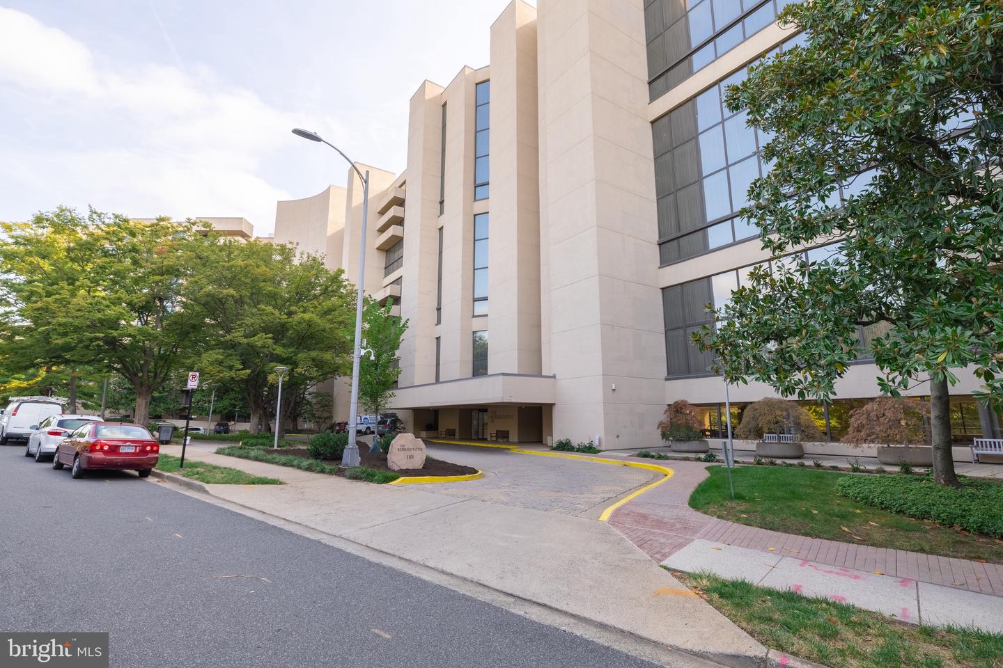 1101 S ARLINGTON RIDGE RD #704, ARLINGTON, Virginia 22202, 2 Bedrooms Bedrooms, 8 Rooms Rooms,2 BathroomsBathrooms,Residential,For sale,1101 S ARLINGTON RIDGE RD #704,VAAR2063638 MLS # VAAR2063638
