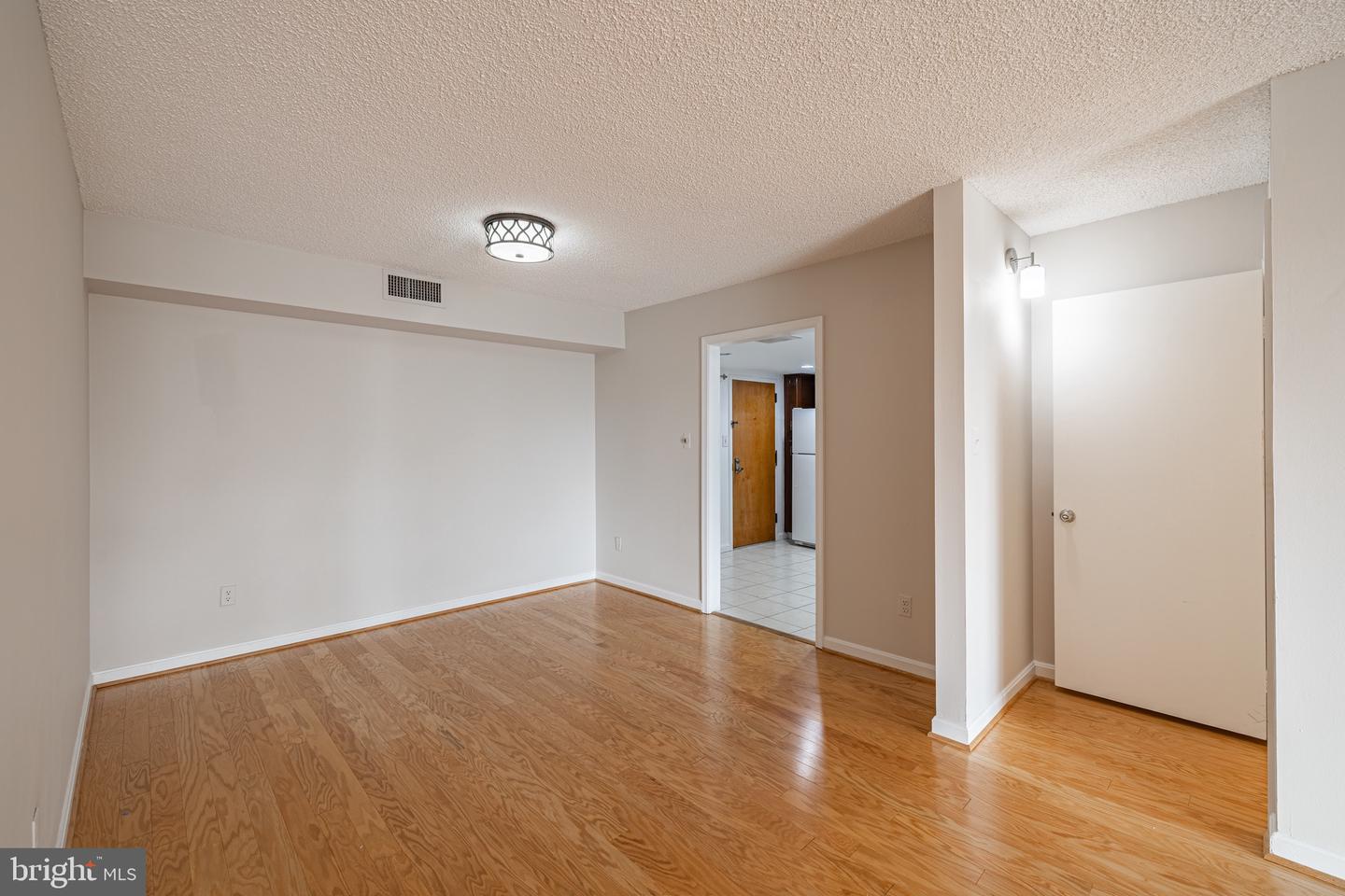 1101 S ARLINGTON RIDGE RD #704, ARLINGTON, Virginia 22202, 2 Bedrooms Bedrooms, 8 Rooms Rooms,2 BathroomsBathrooms,Residential,For sale,1101 S ARLINGTON RIDGE RD #704,VAAR2063638 MLS # VAAR2063638