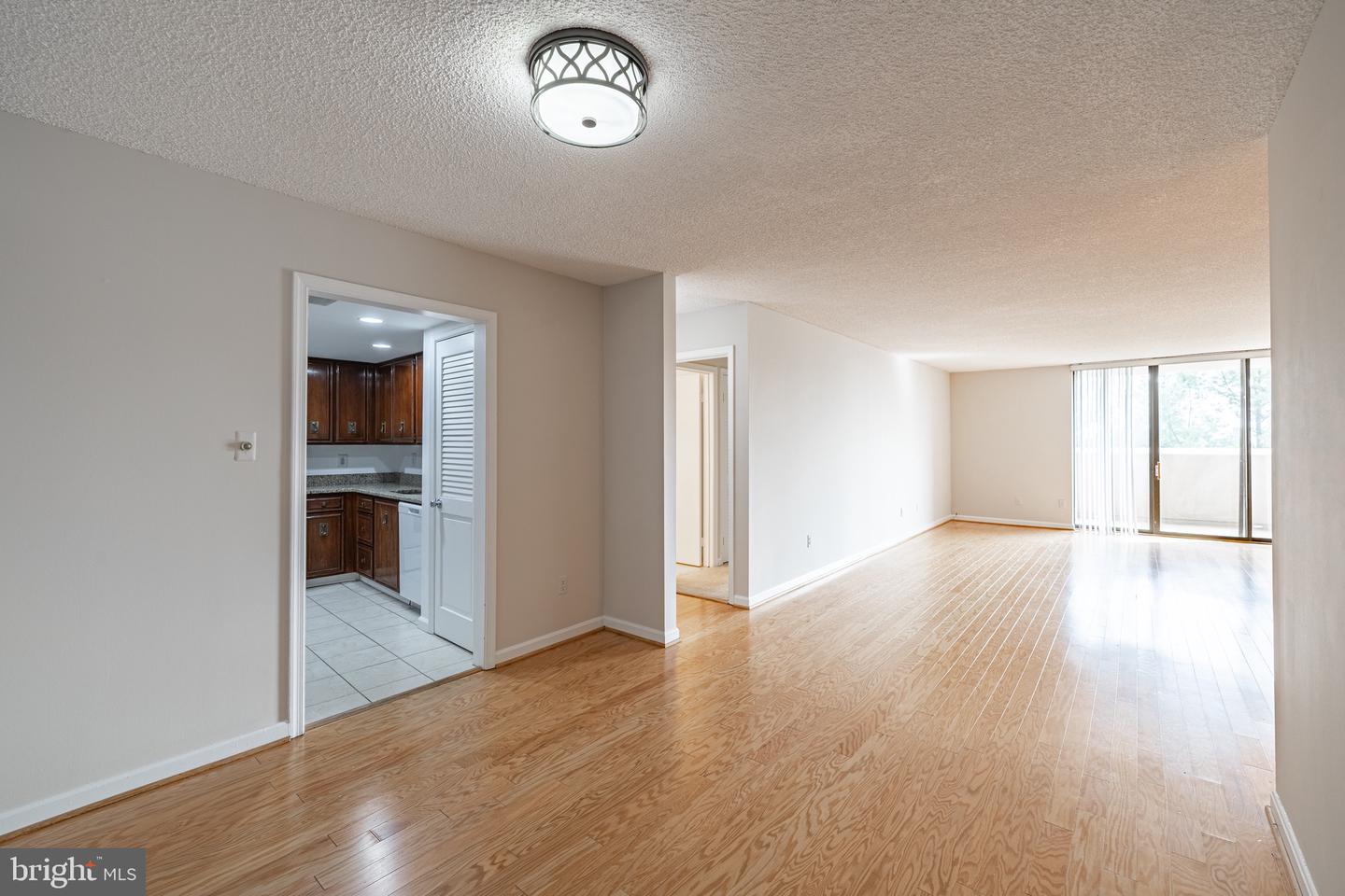 1101 S ARLINGTON RIDGE RD #704, ARLINGTON, Virginia 22202, 2 Bedrooms Bedrooms, 8 Rooms Rooms,2 BathroomsBathrooms,Residential,For sale,1101 S ARLINGTON RIDGE RD #704,VAAR2063638 MLS # VAAR2063638