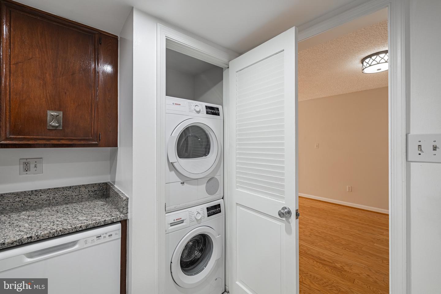 1101 S ARLINGTON RIDGE RD #704, ARLINGTON, Virginia 22202, 2 Bedrooms Bedrooms, 8 Rooms Rooms,2 BathroomsBathrooms,Residential,For sale,1101 S ARLINGTON RIDGE RD #704,VAAR2063638 MLS # VAAR2063638